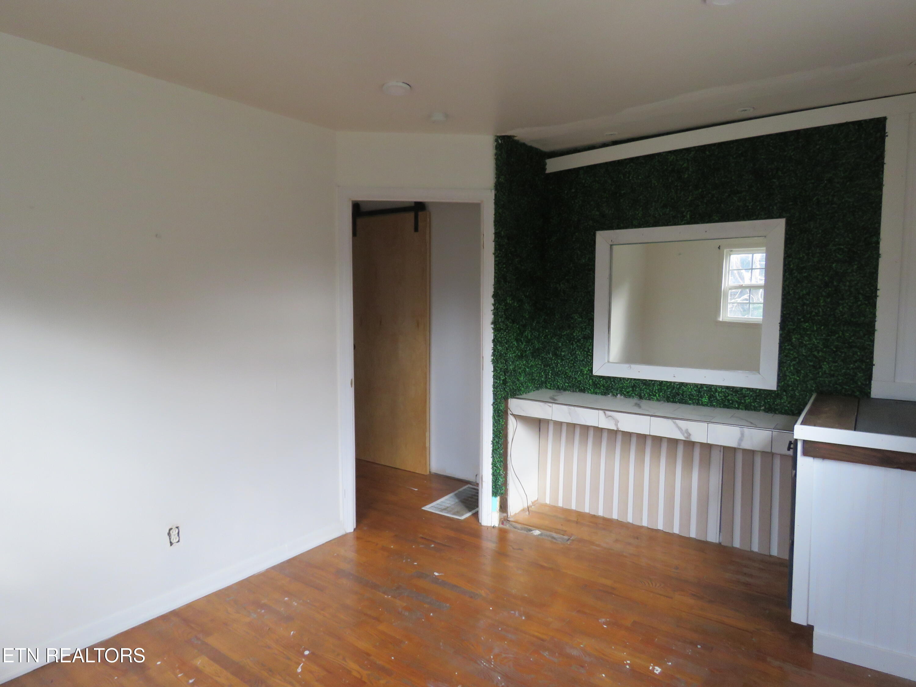 4330 Fulton Rd
