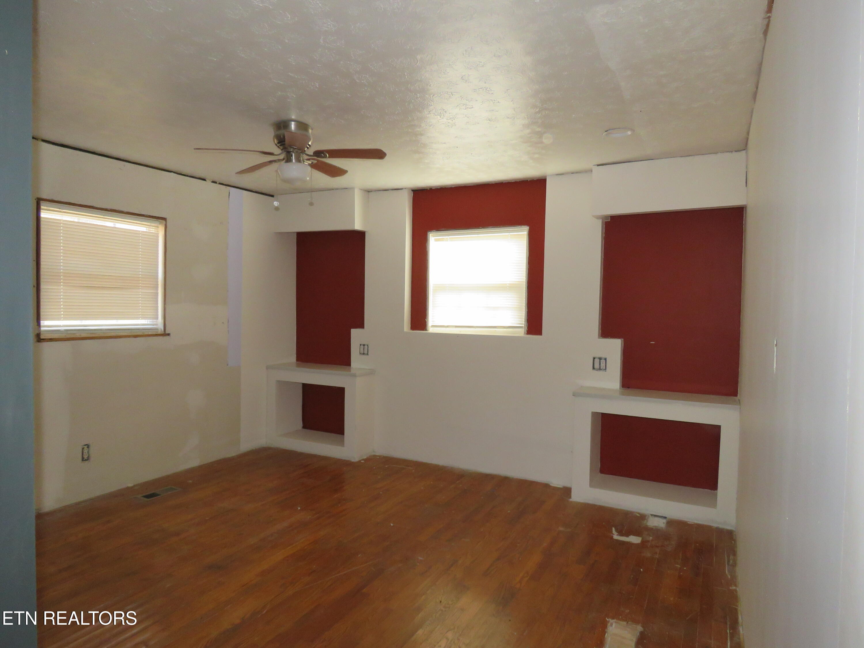 4330 Fulton Rd