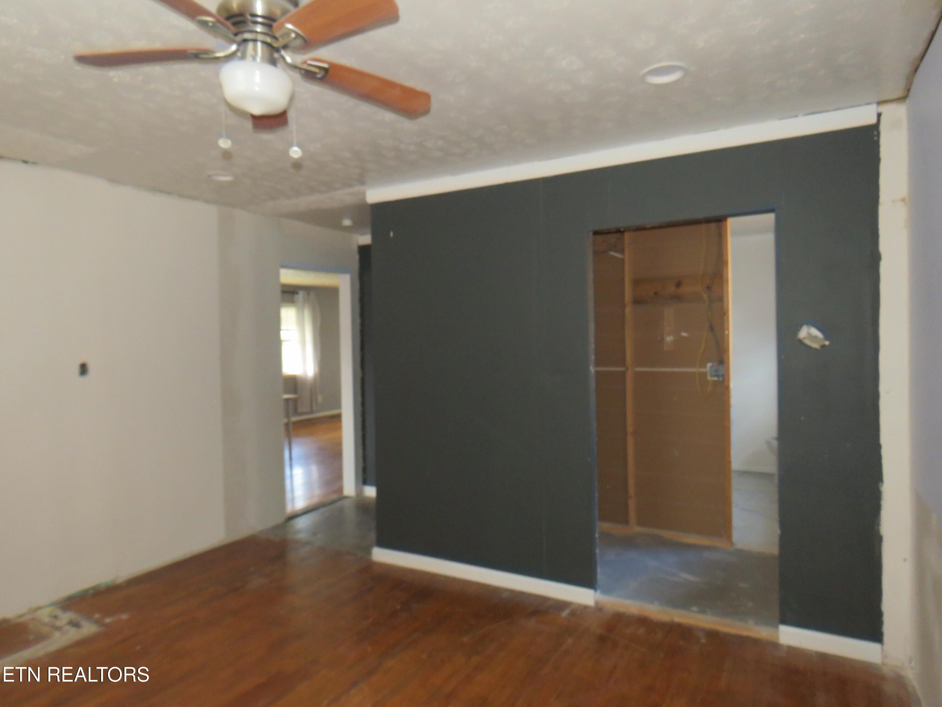 4330 Fulton Rd
