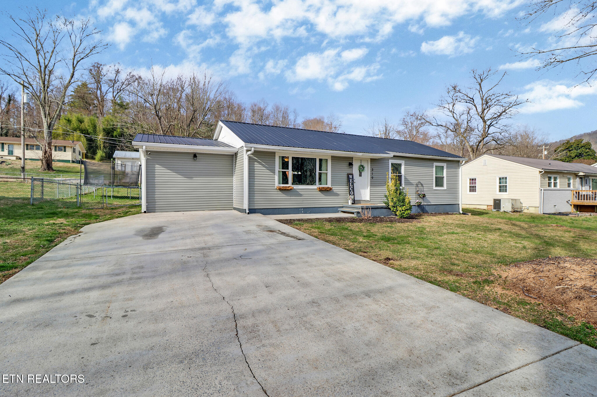 319 Meadowview Drive
