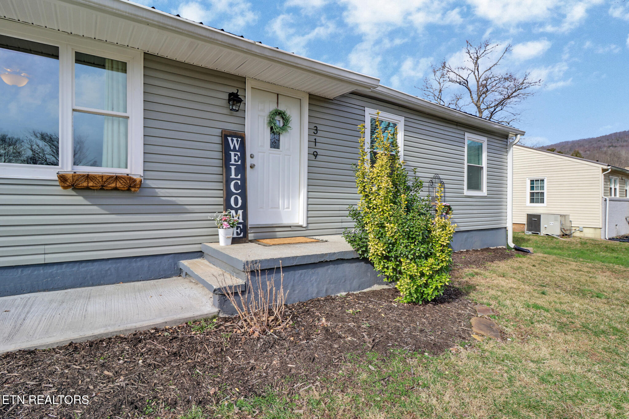 319 Meadowview Drive