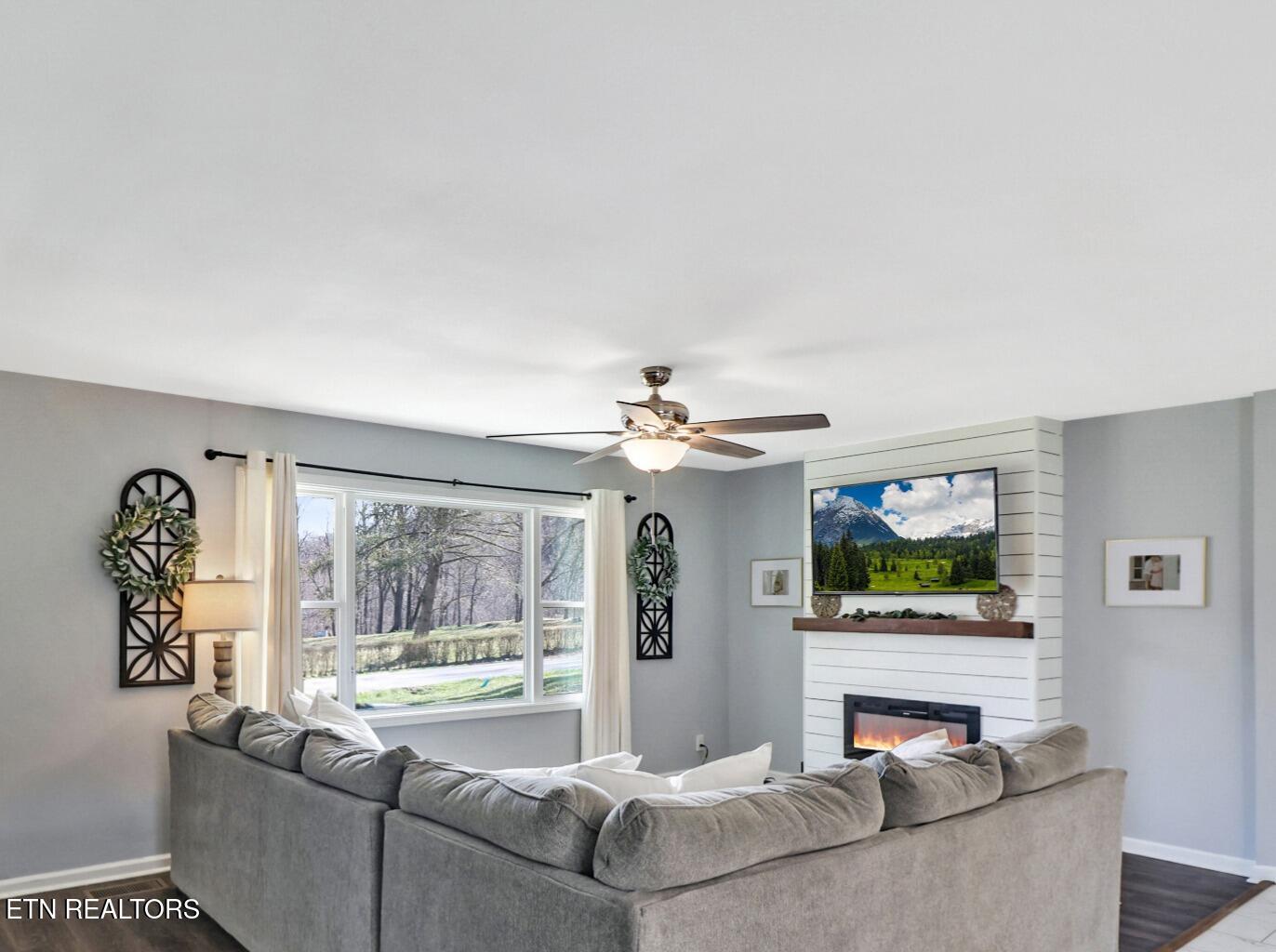 319 Meadowview Drive