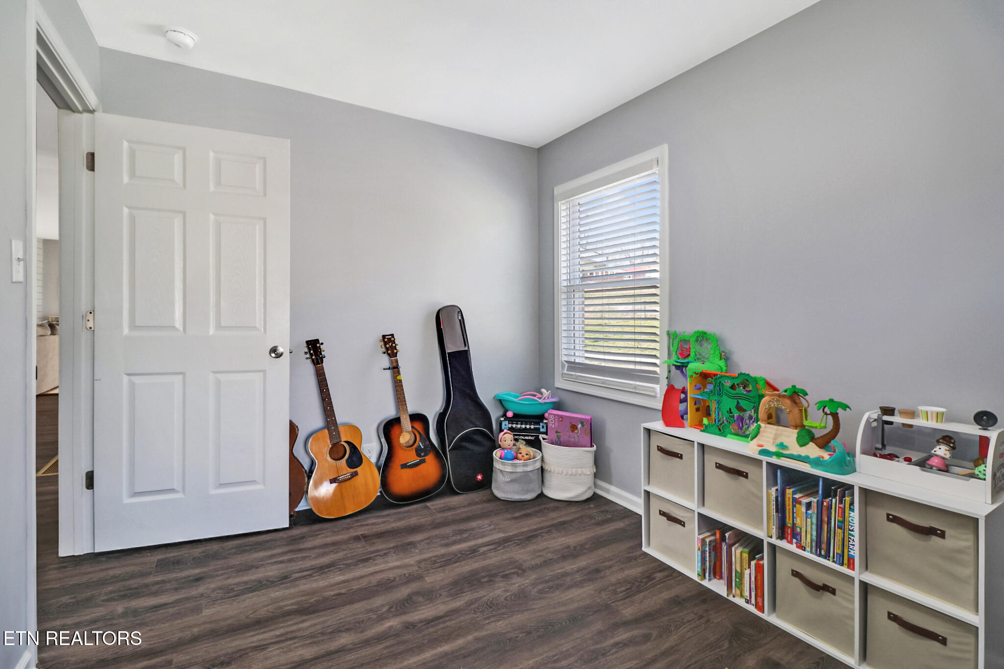 319 Meadowview Drive