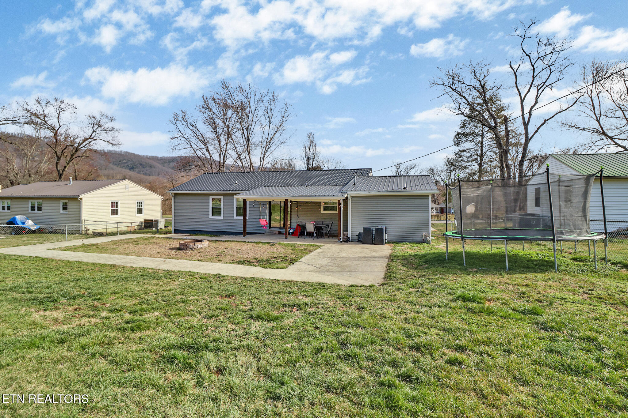 319 Meadowview Drive