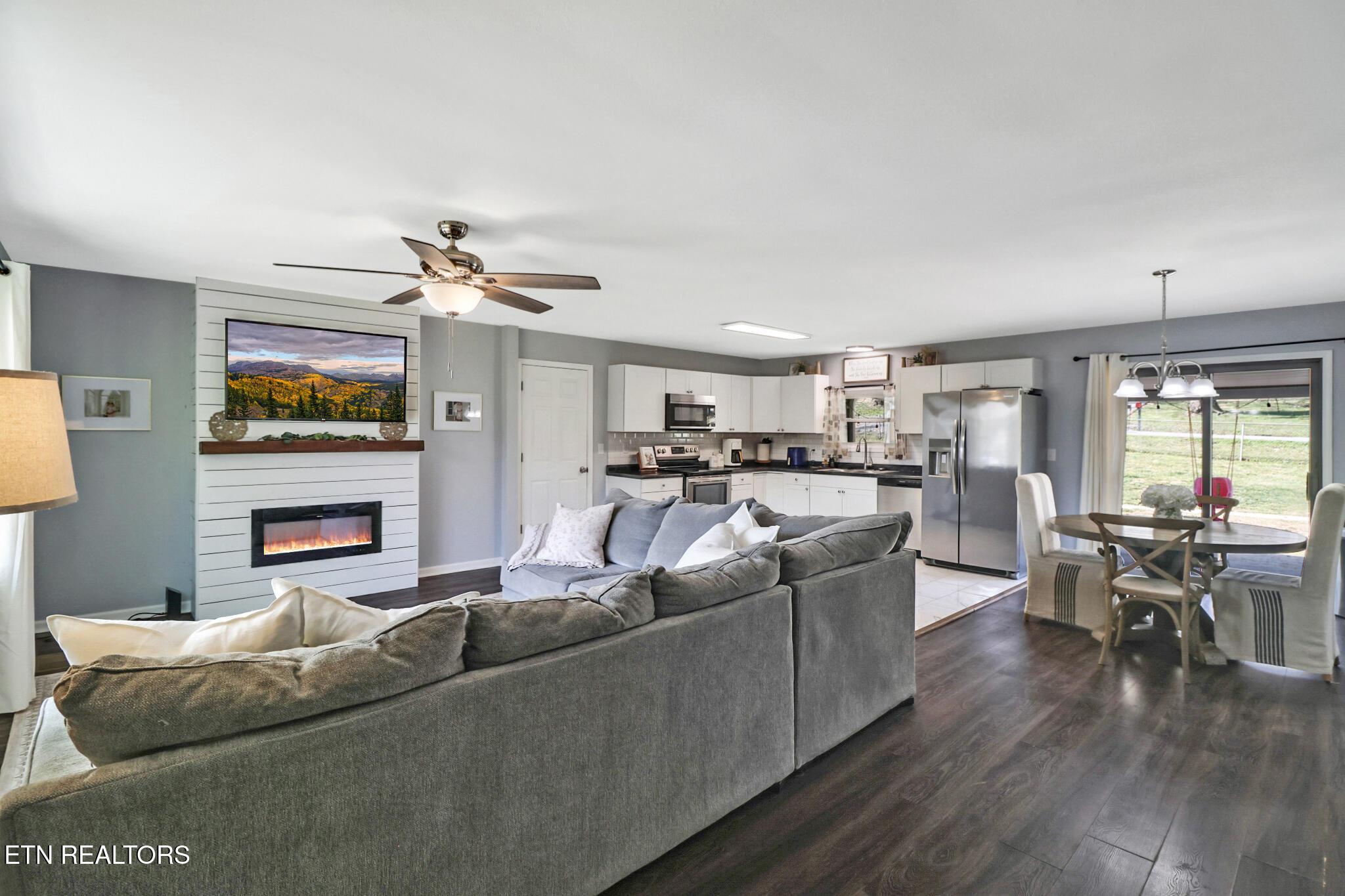 319 Meadowview Drive