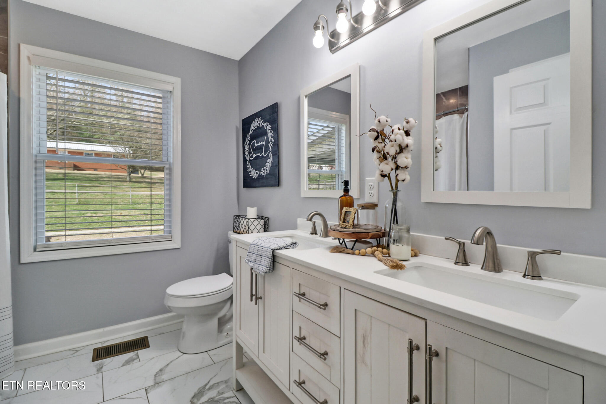 319 Meadowview Drive
