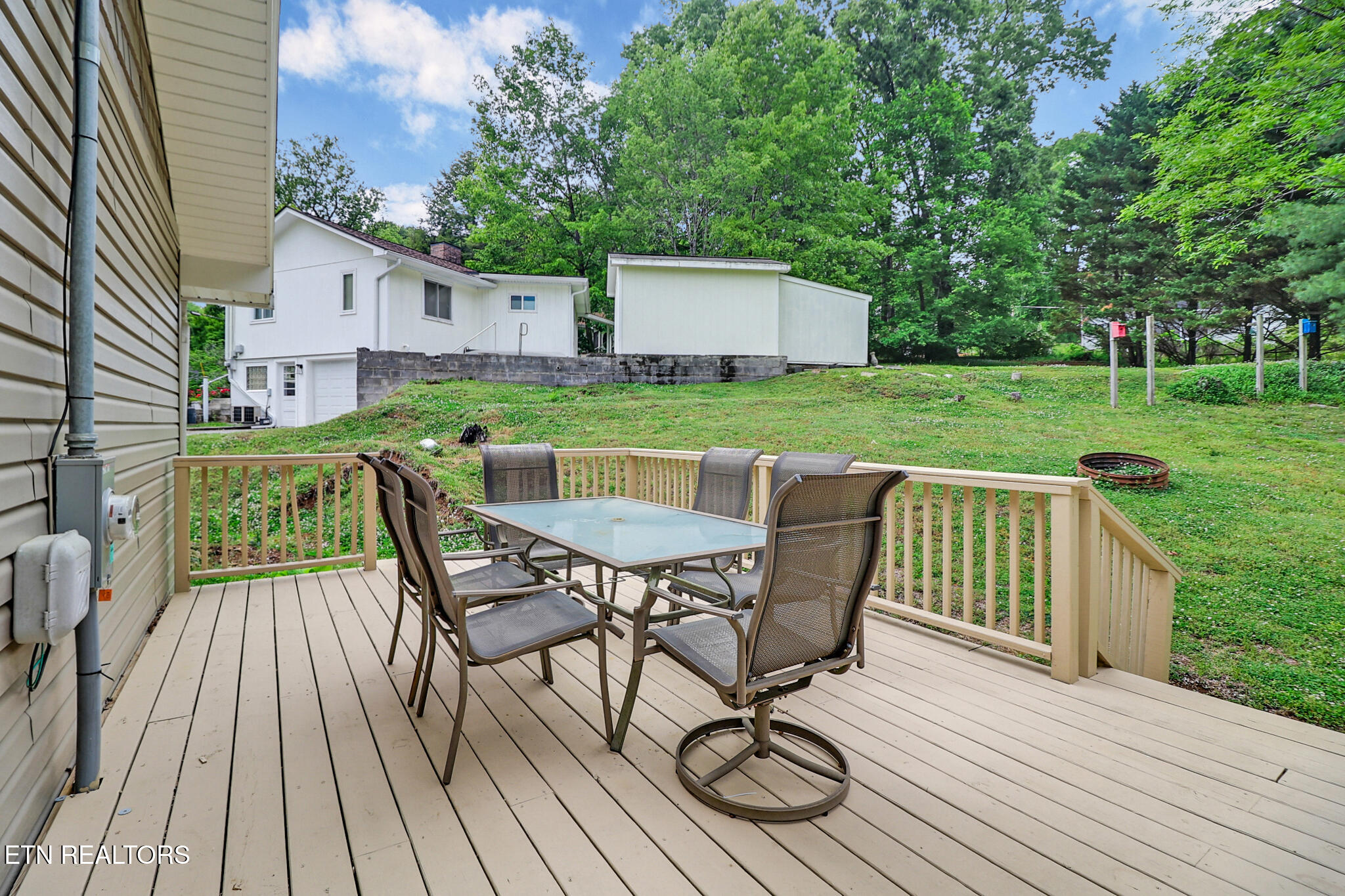 106 Dewey Rd
