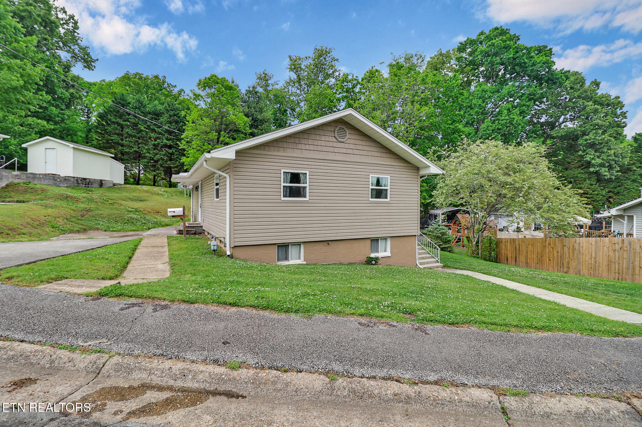 106 Dewey Rd