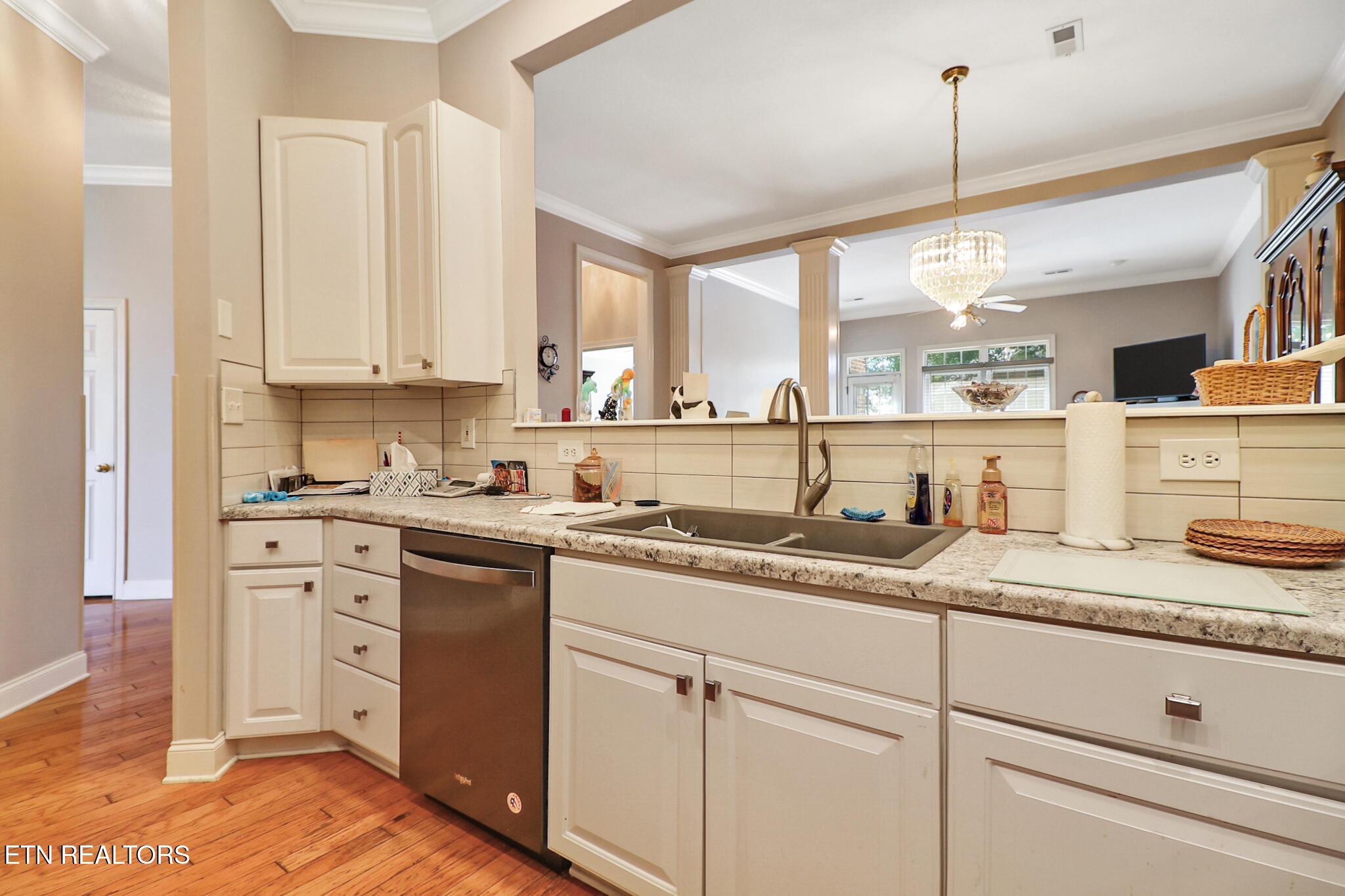 5228 Tazewell Pointe Way