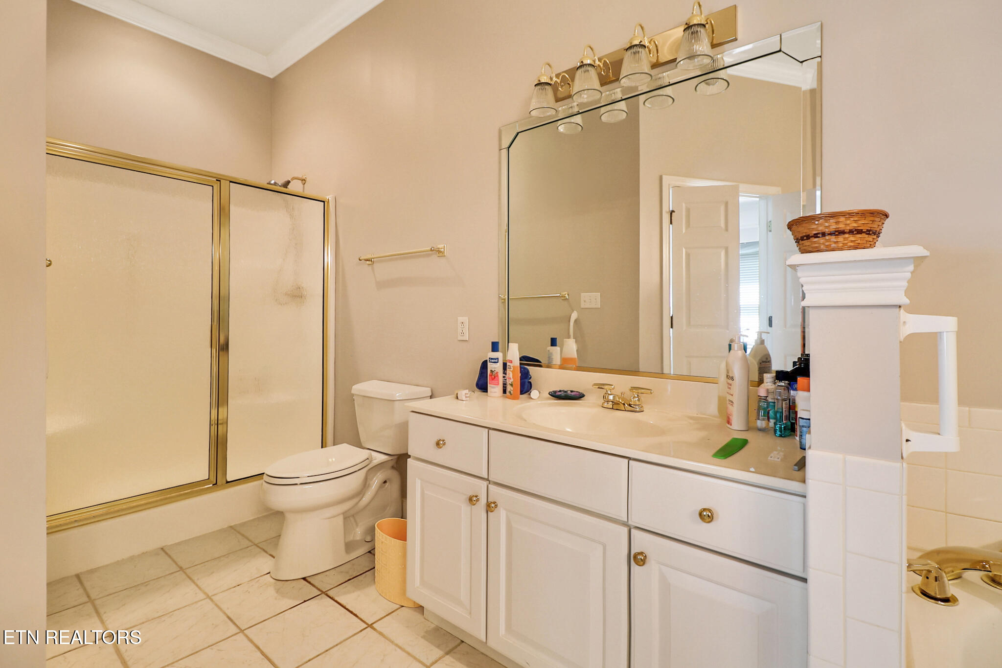 5228 Tazewell Pointe Way