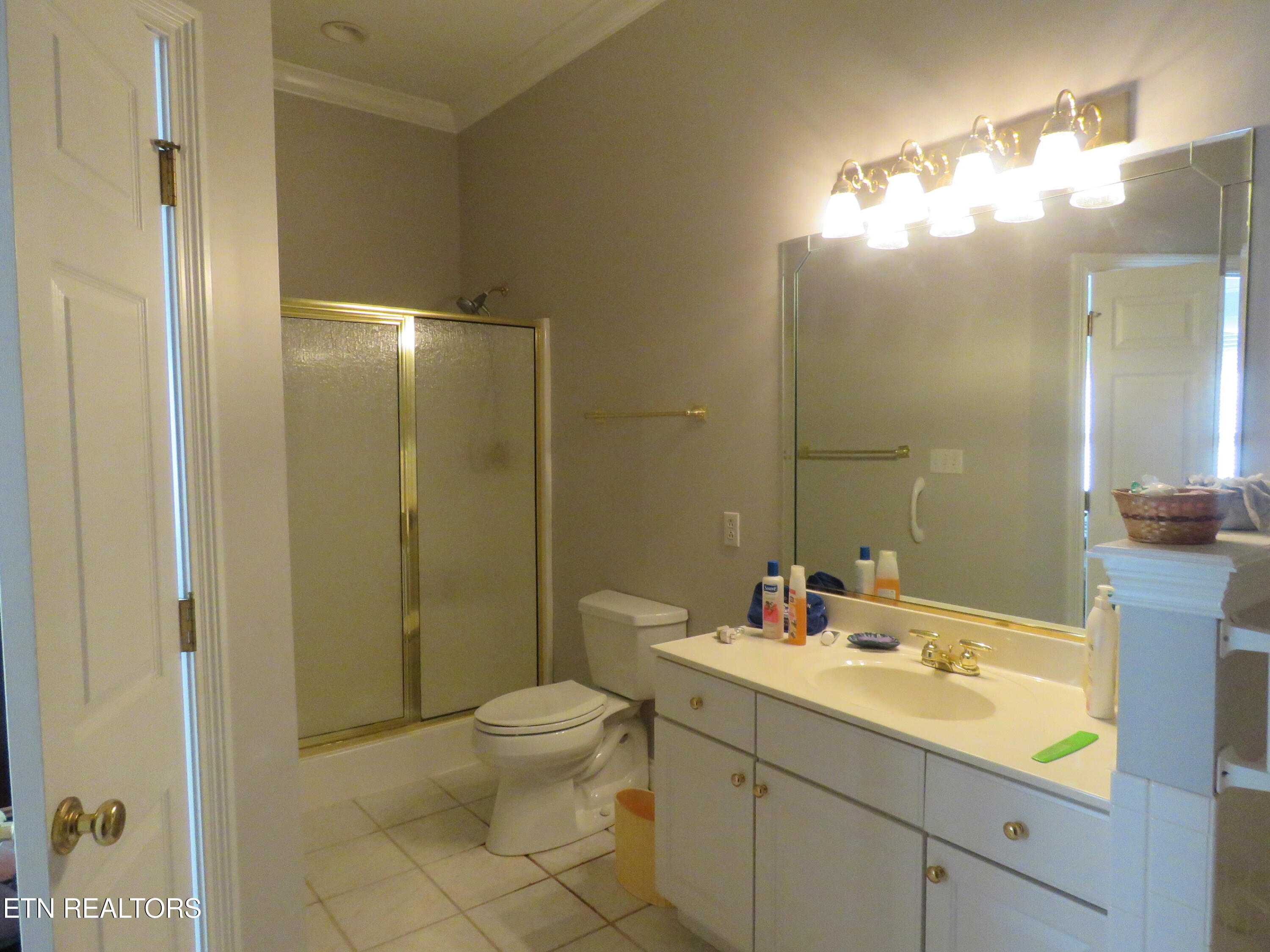 5228 Tazewell Pointe Way