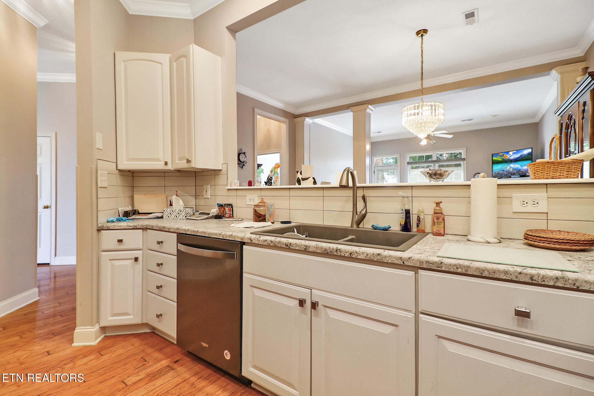 5228 Tazewell Pointe Way