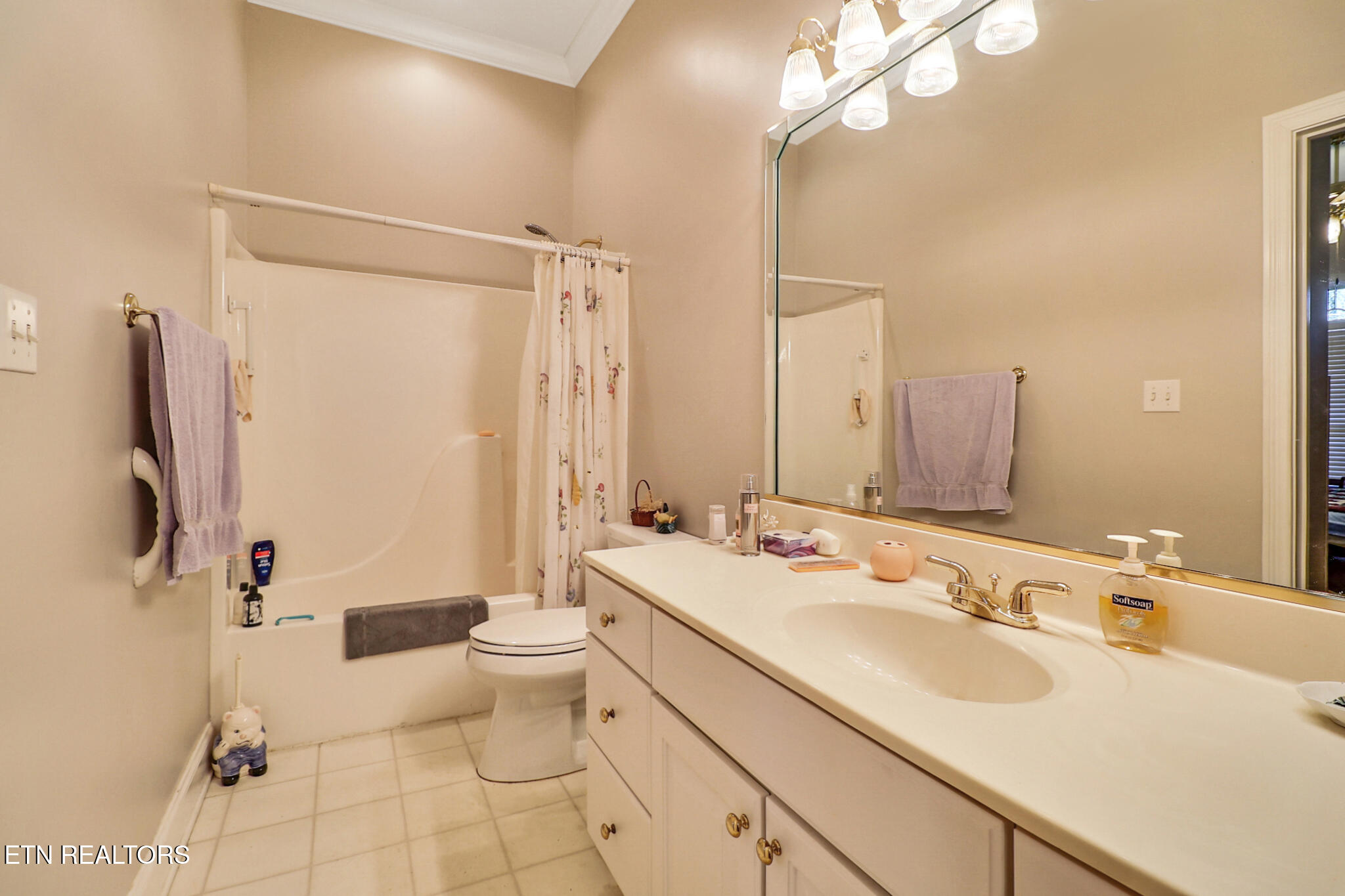 5228 Tazewell Pointe Way