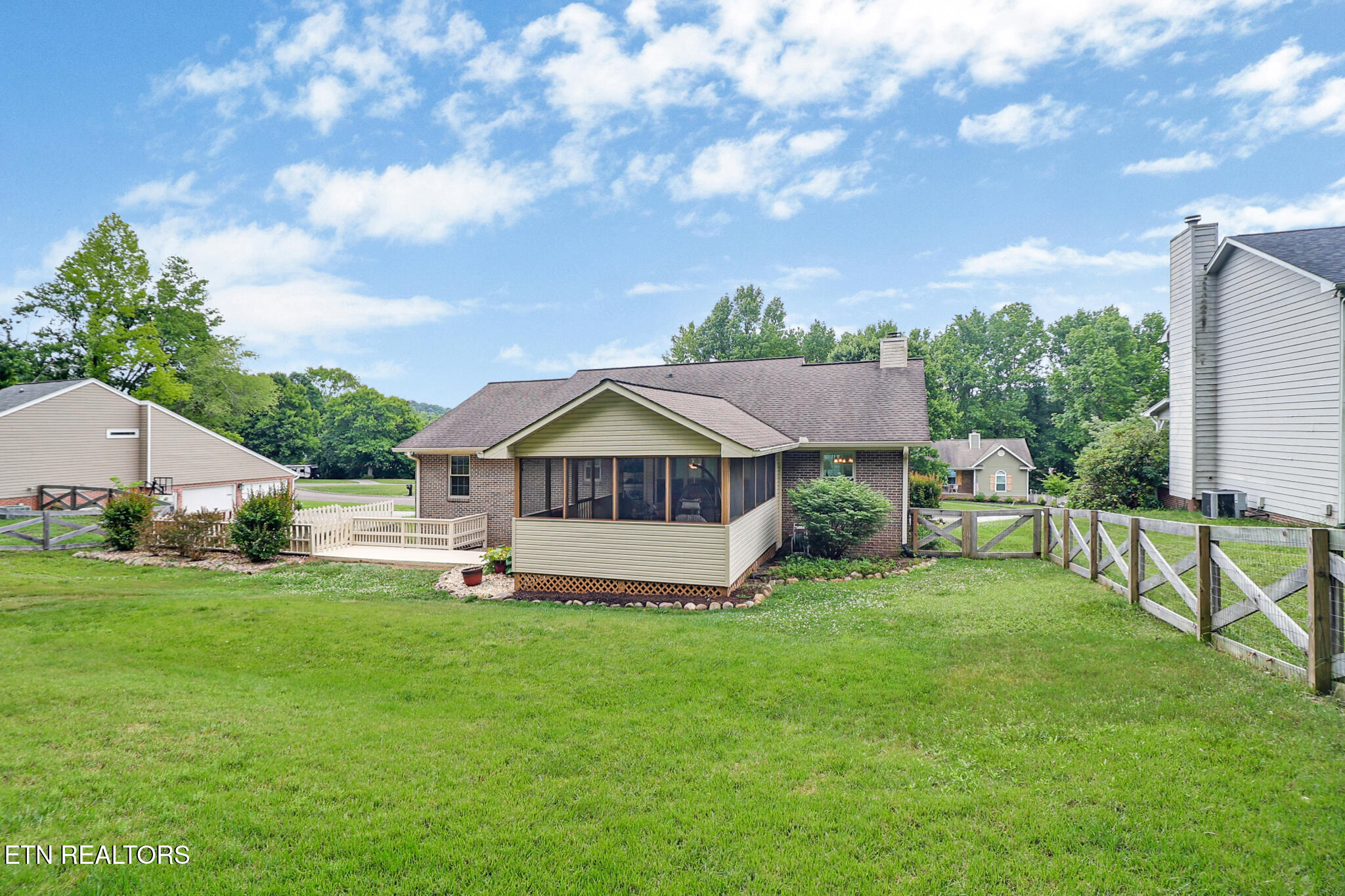 6911 Lindal Rd