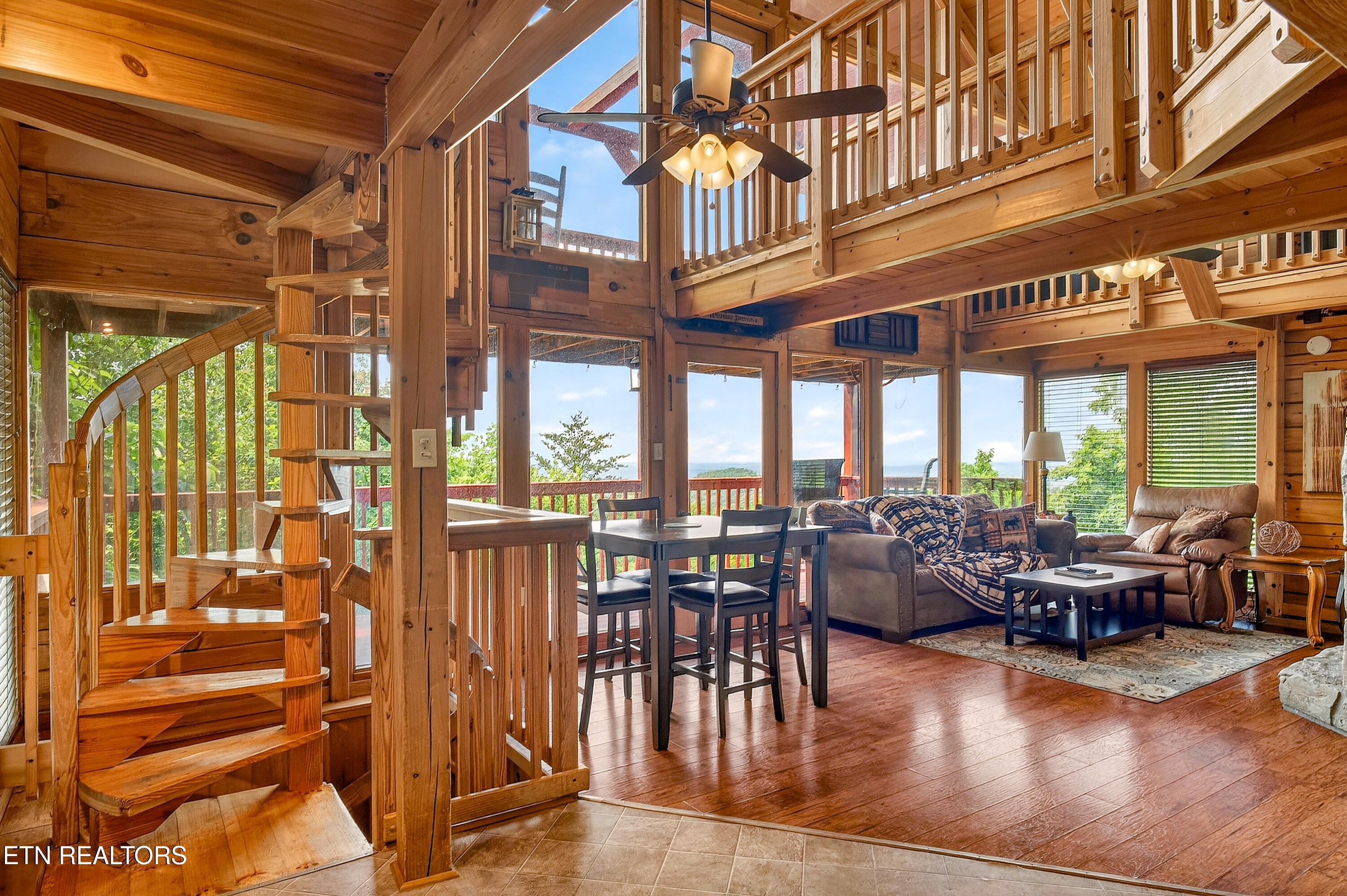 1520 Raven View Way
