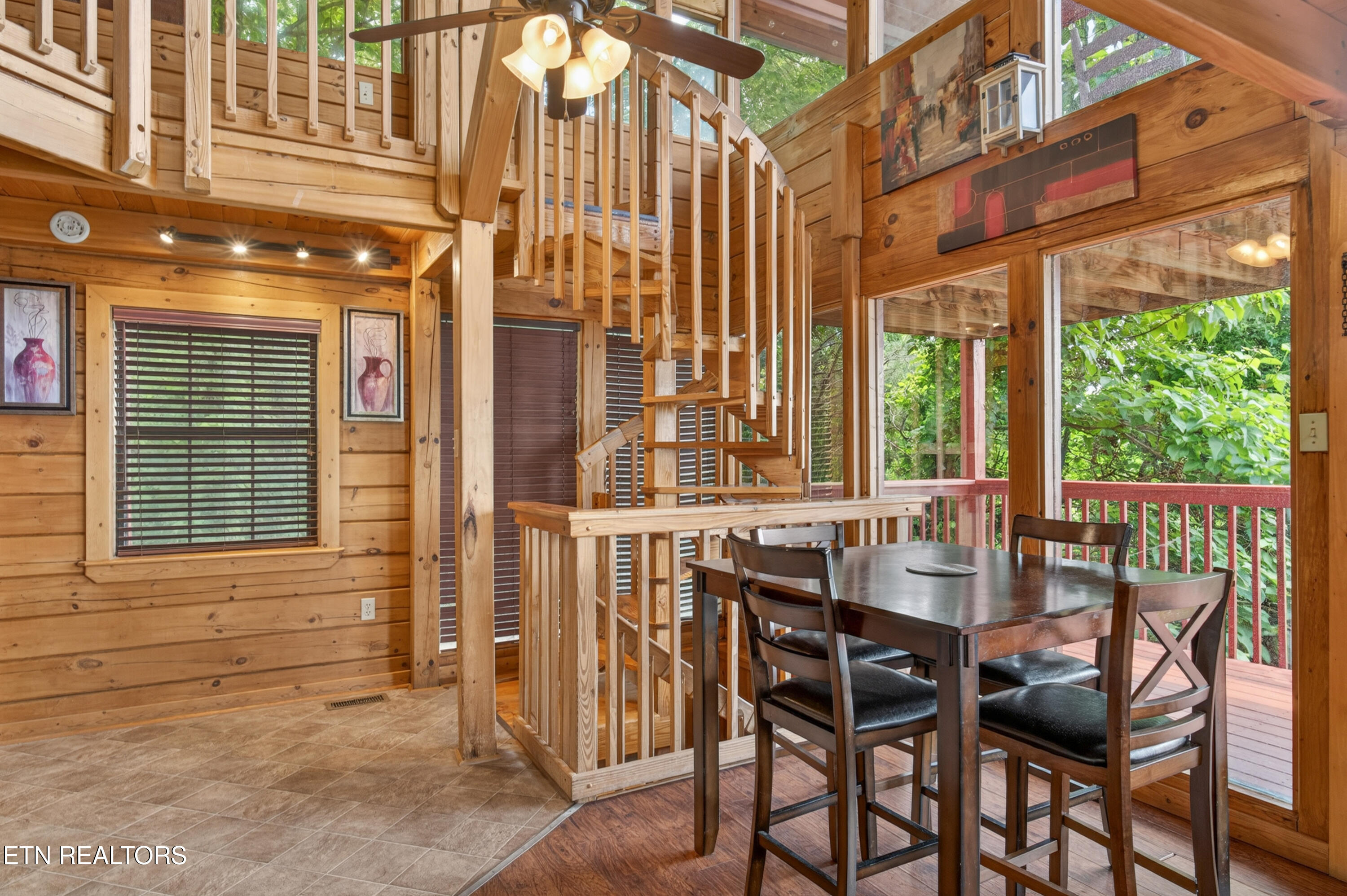 1520 Raven View Way