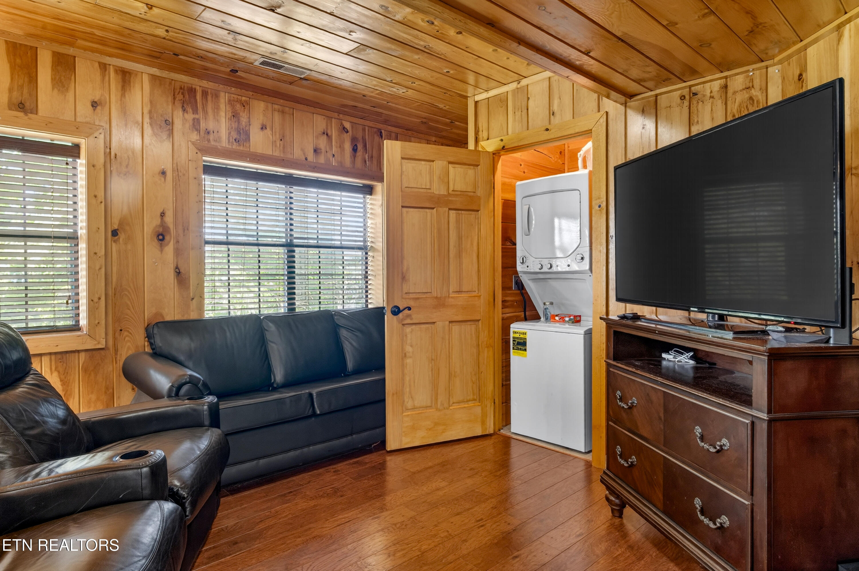 1520 Raven View Way