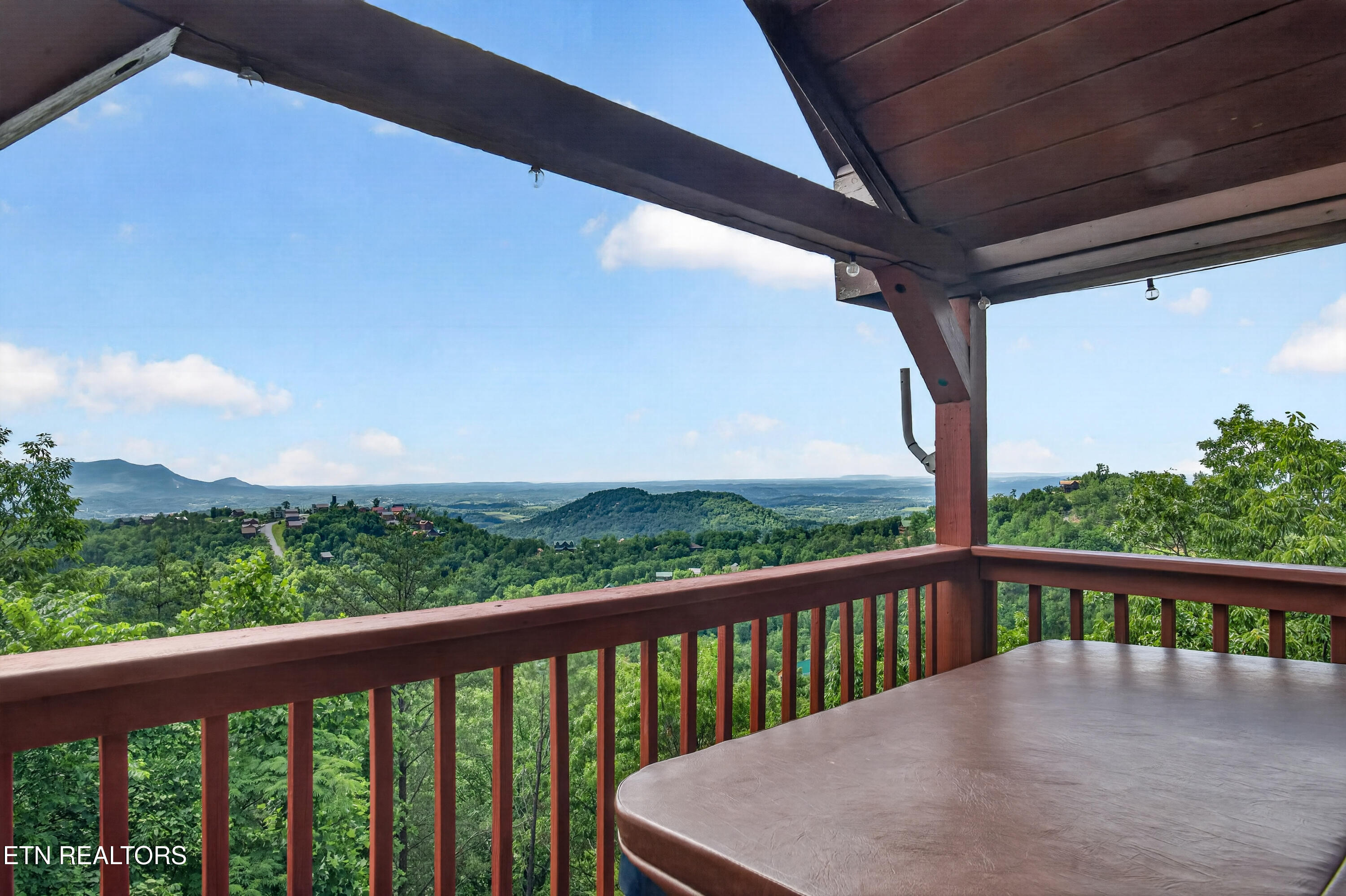 1520 Raven View Way