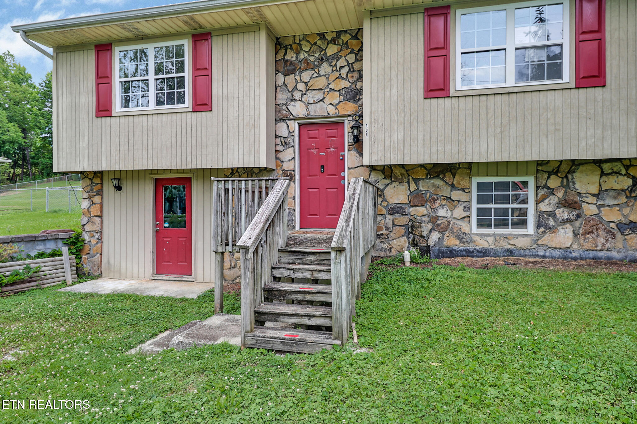 106 Willow Creek Rd