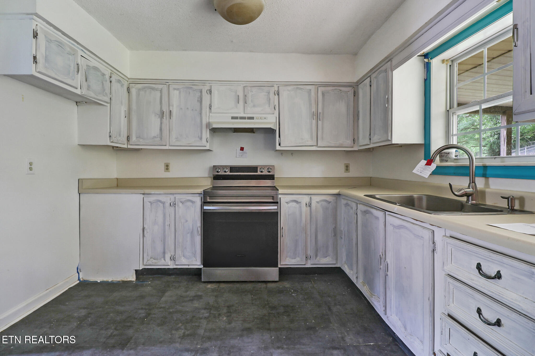 106 Willow Creek Rd