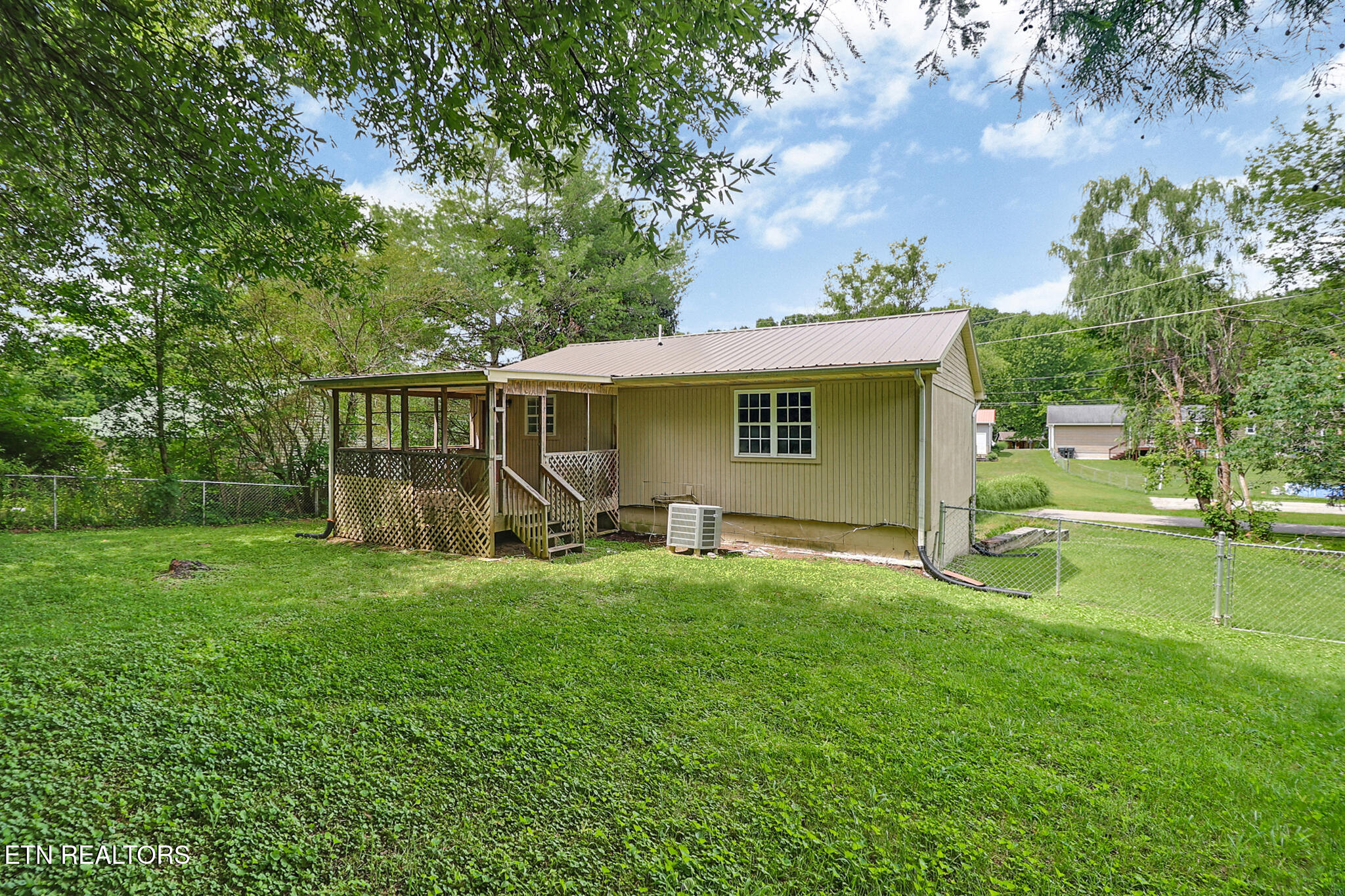 106 Willow Creek Rd