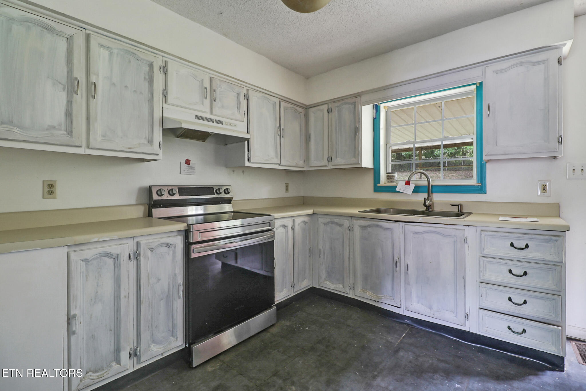106 Willow Creek Rd