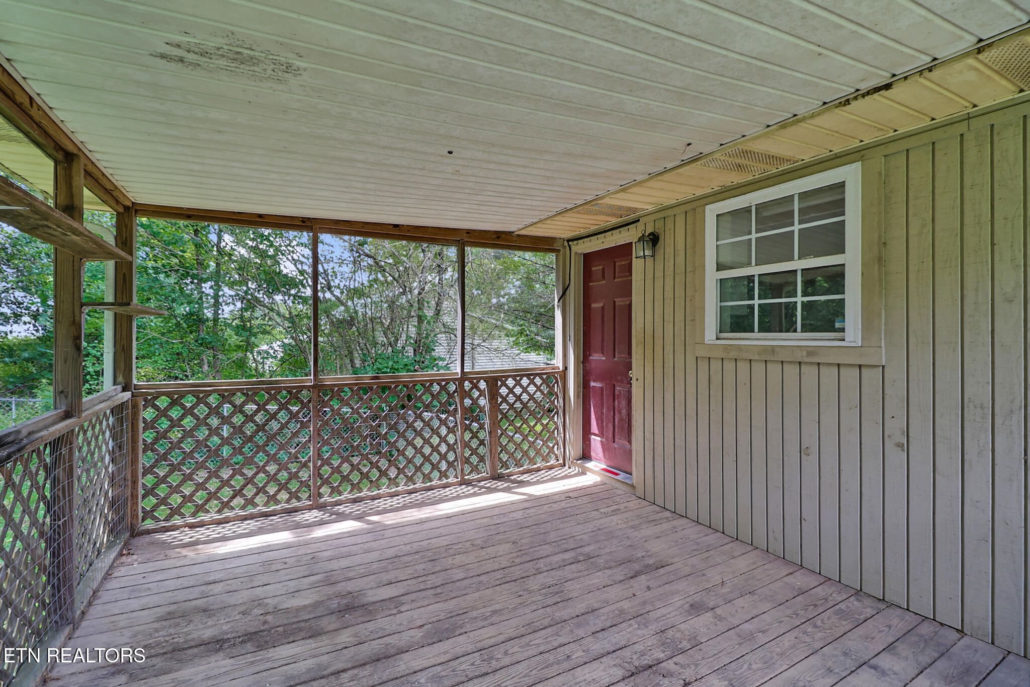 106 Willow Creek Rd