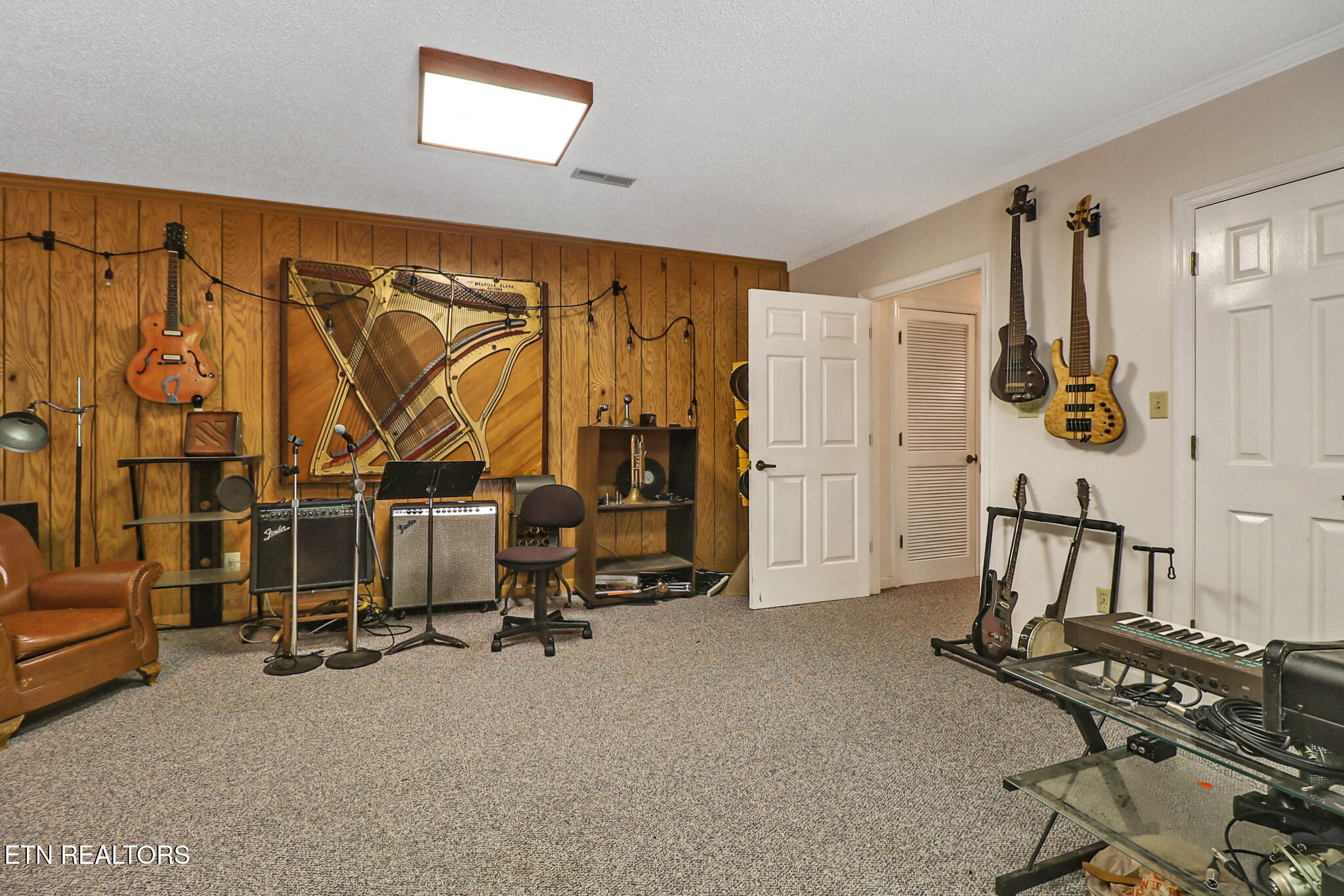 107 Chestnut Hill Rd