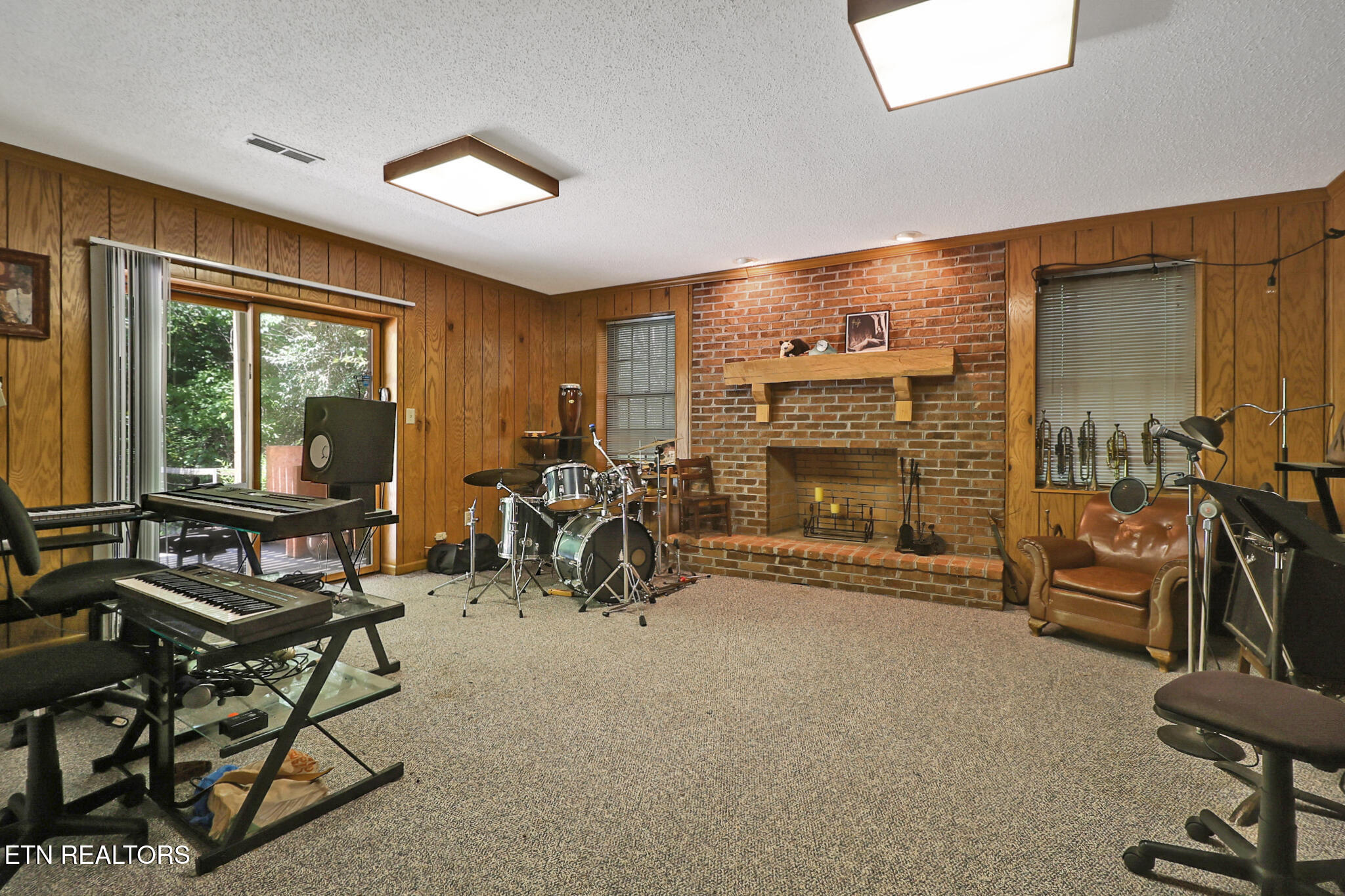 107 Chestnut Hill Rd