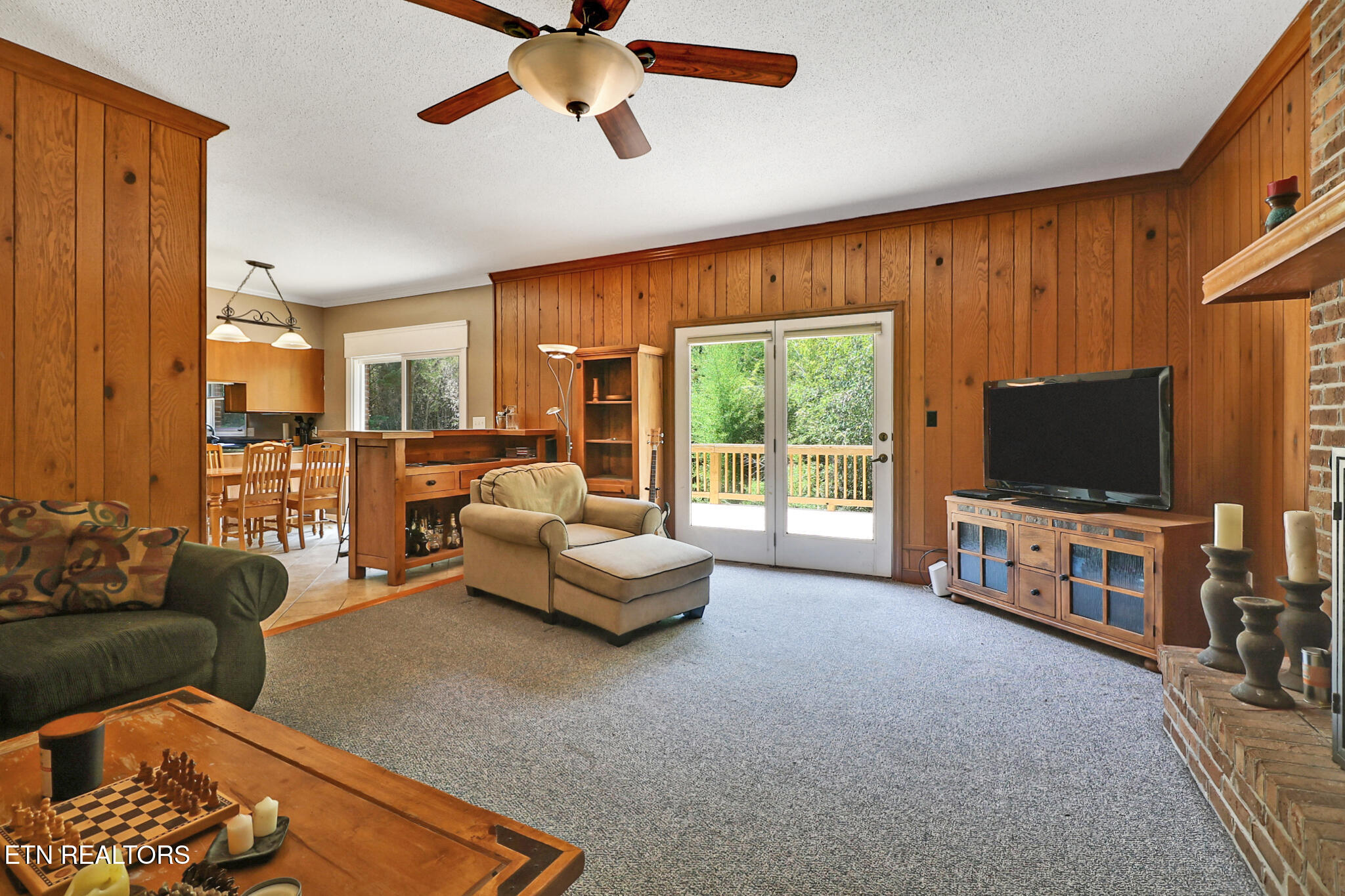 107 Chestnut Hill Rd