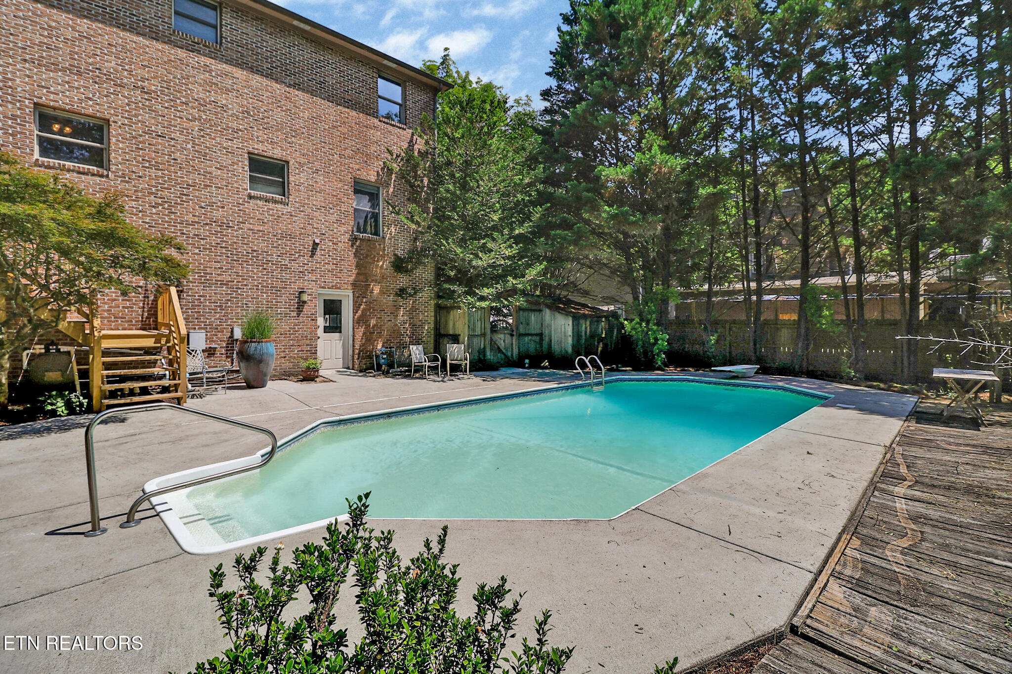 107 Chestnut Hill Rd