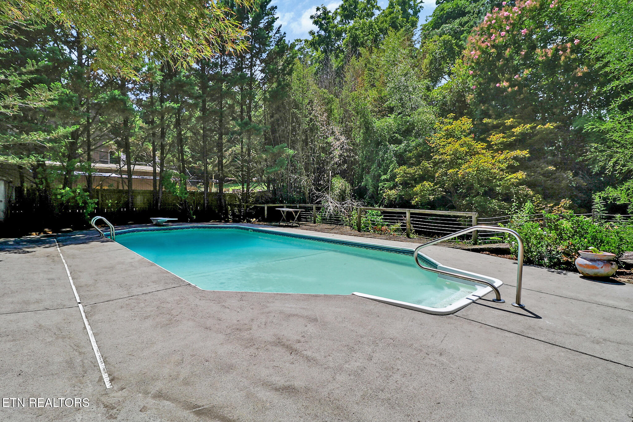 107 Chestnut Hill Rd