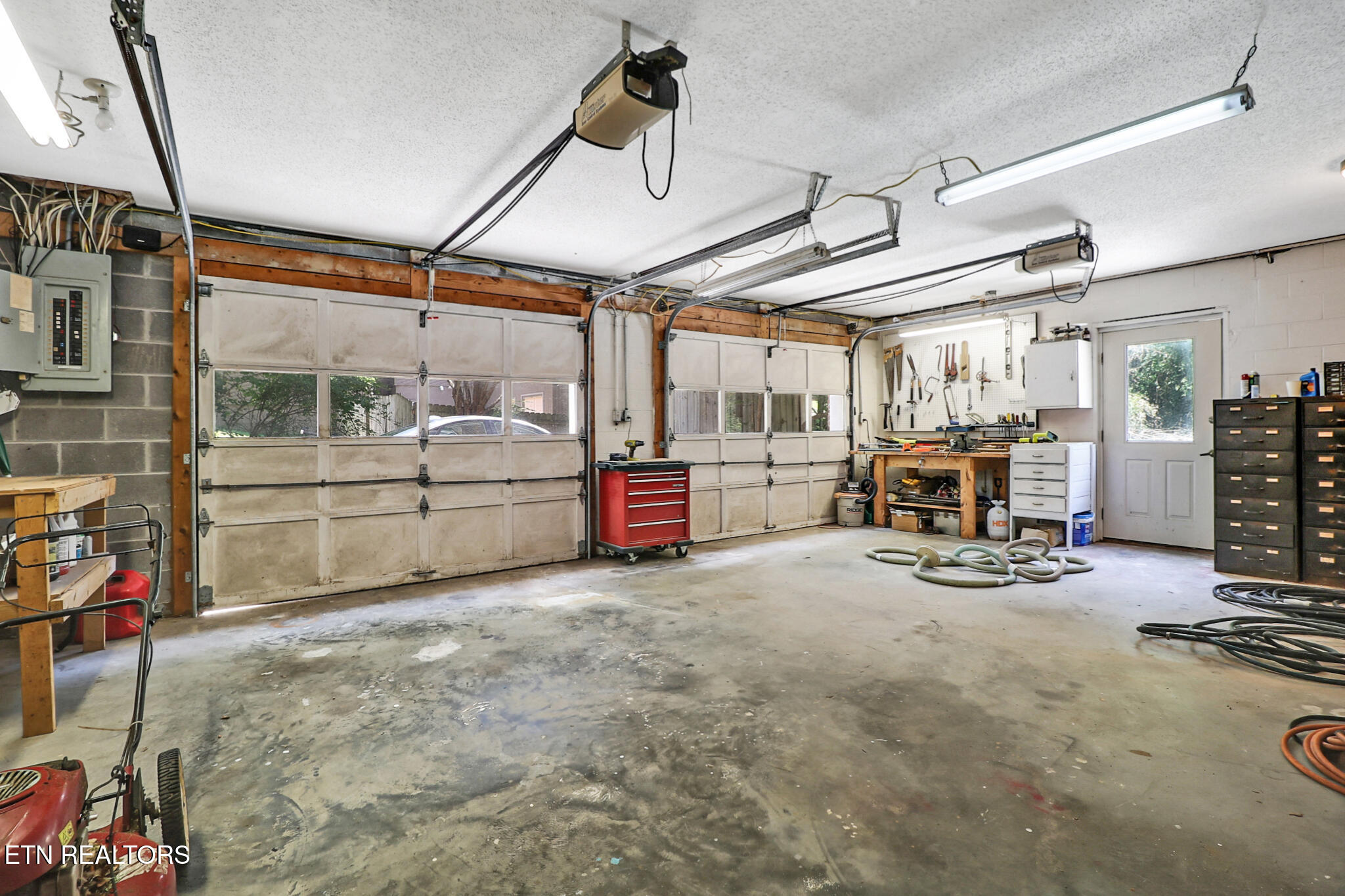 107 Chestnut Hill Rd
