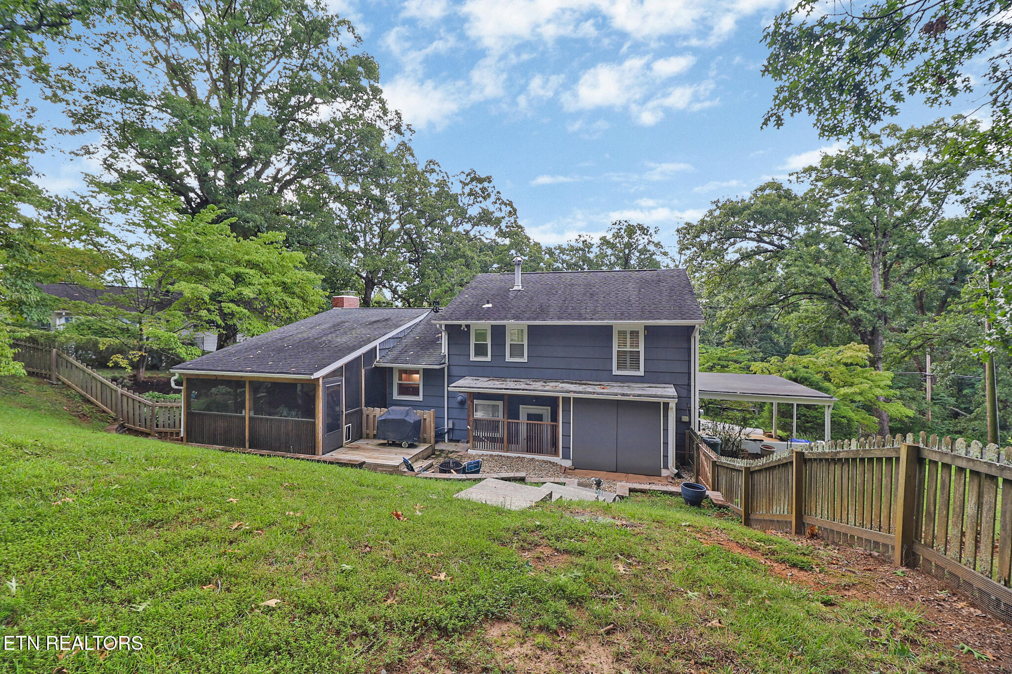 526 Delaware Ave