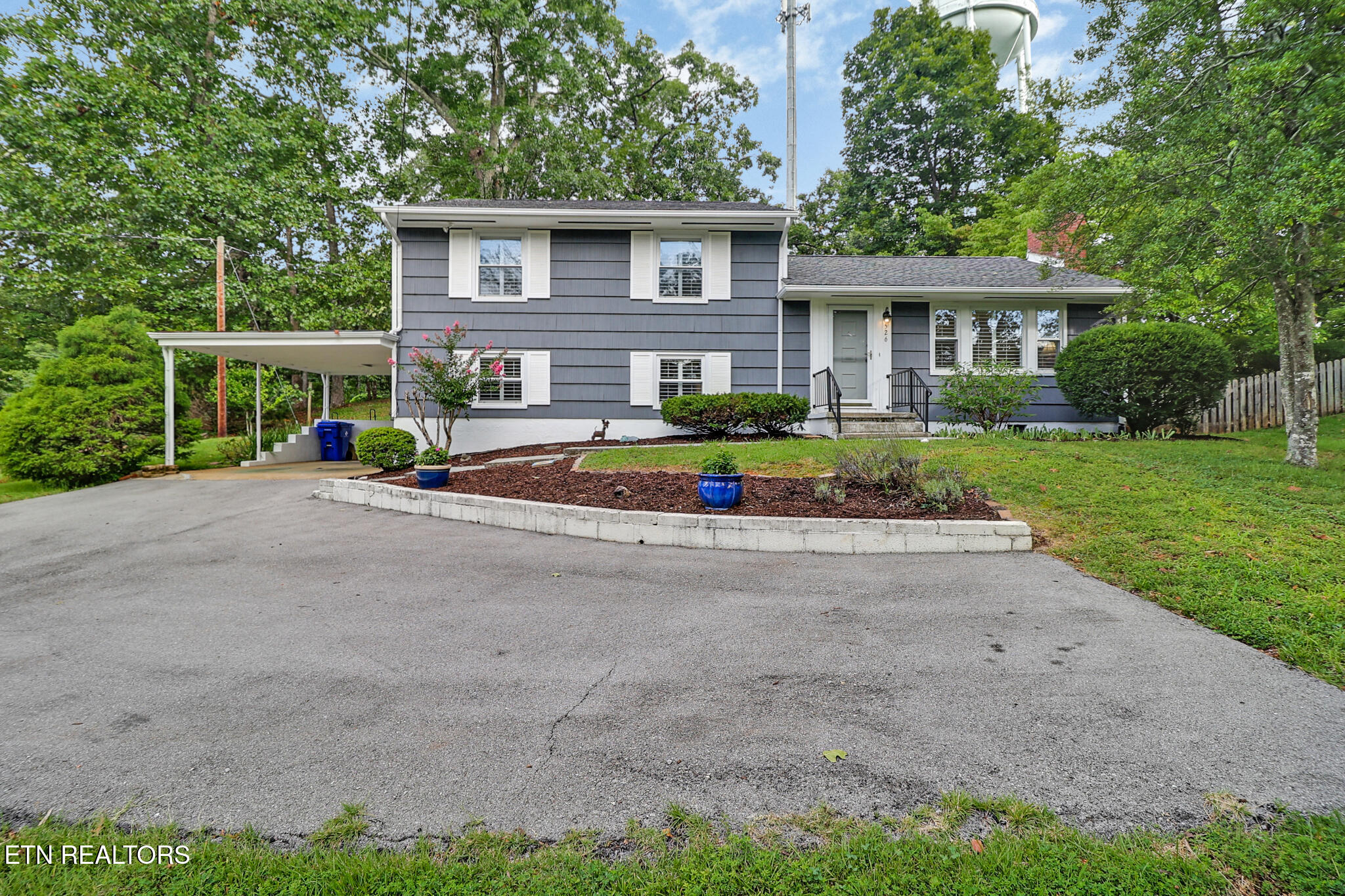 526 Delaware Ave