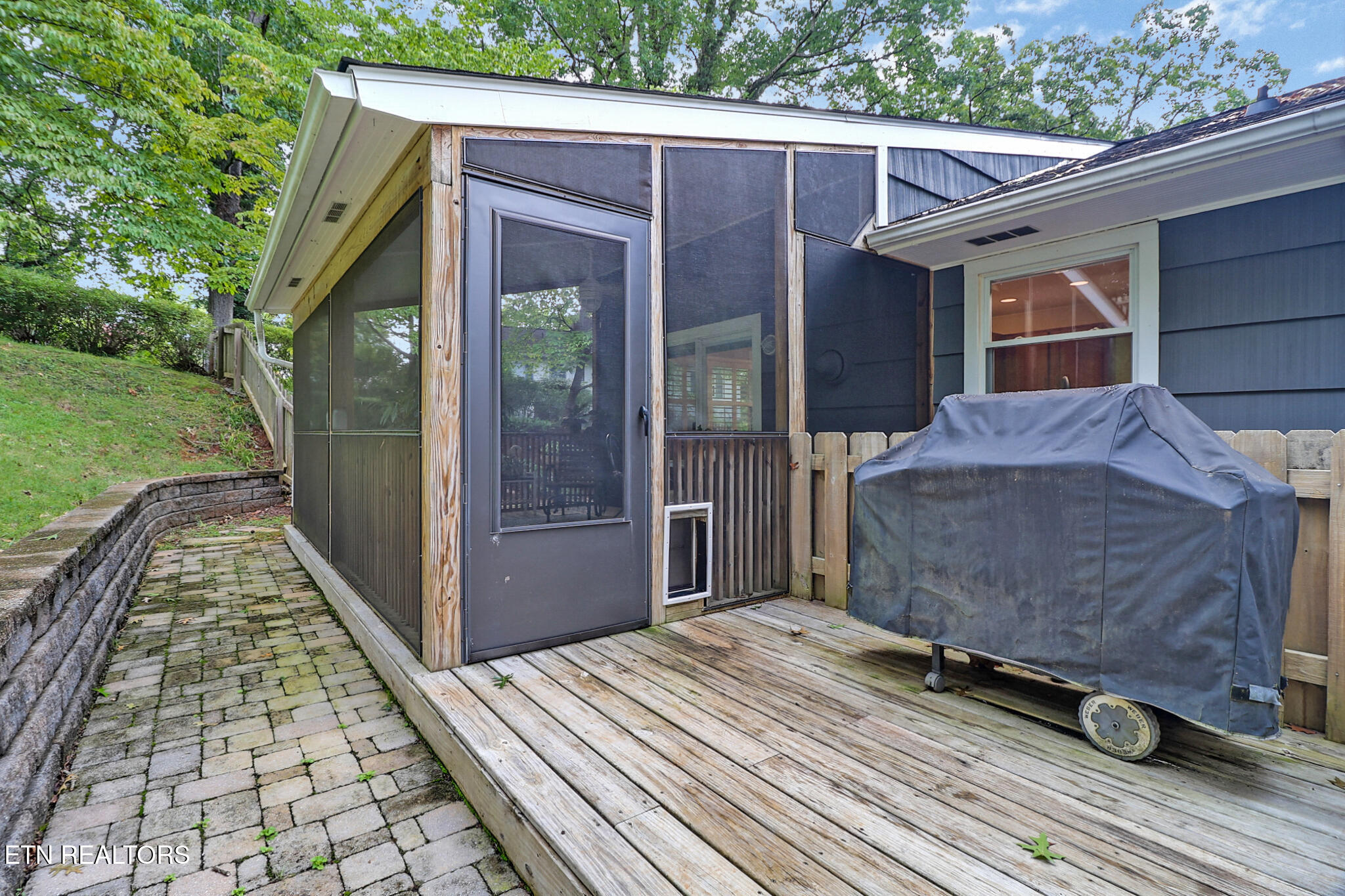 526 Delaware Ave