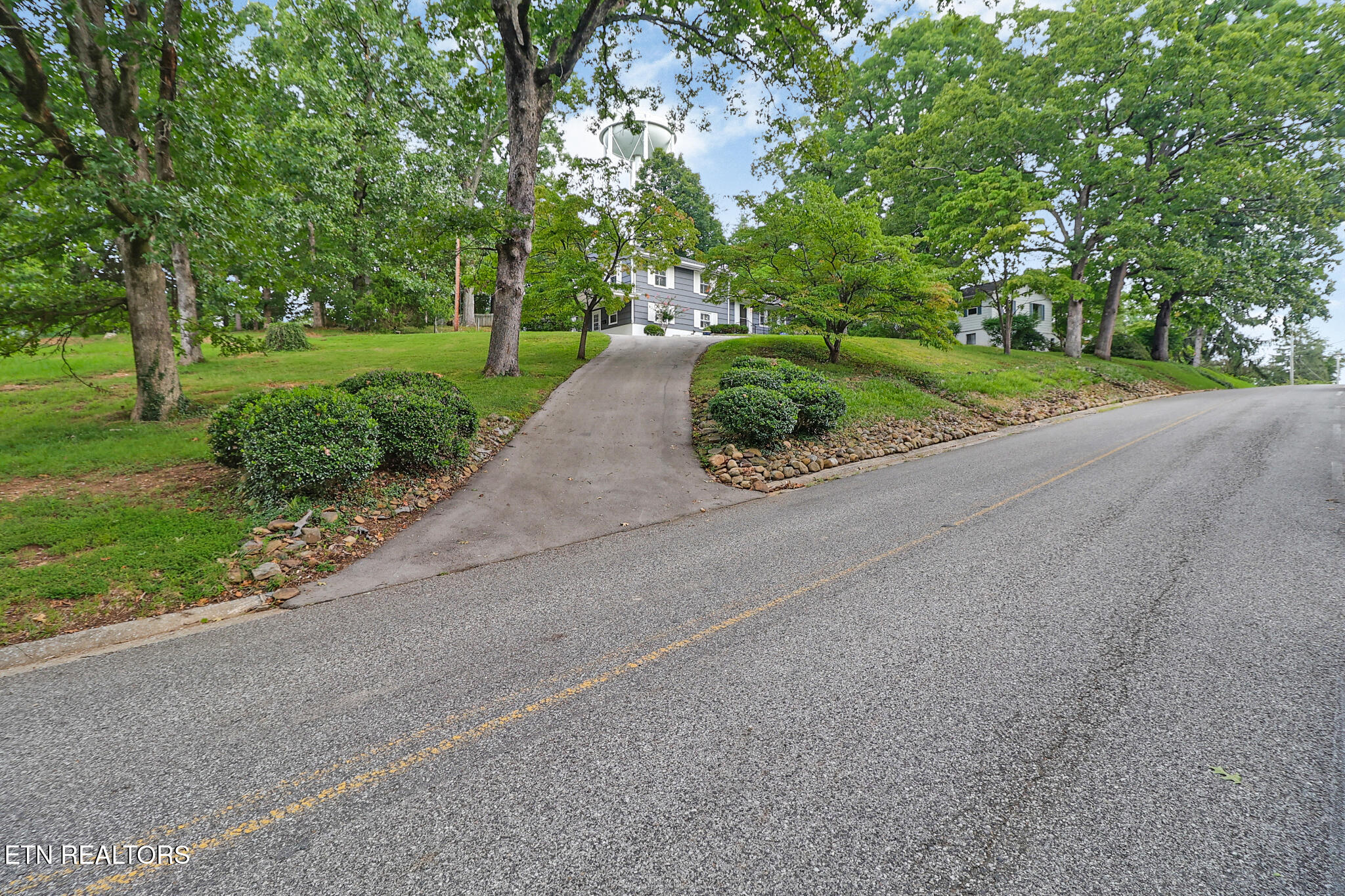 526 Delaware Ave