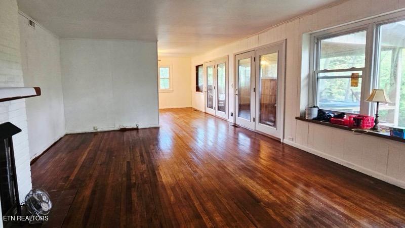 313 W Outer Drive