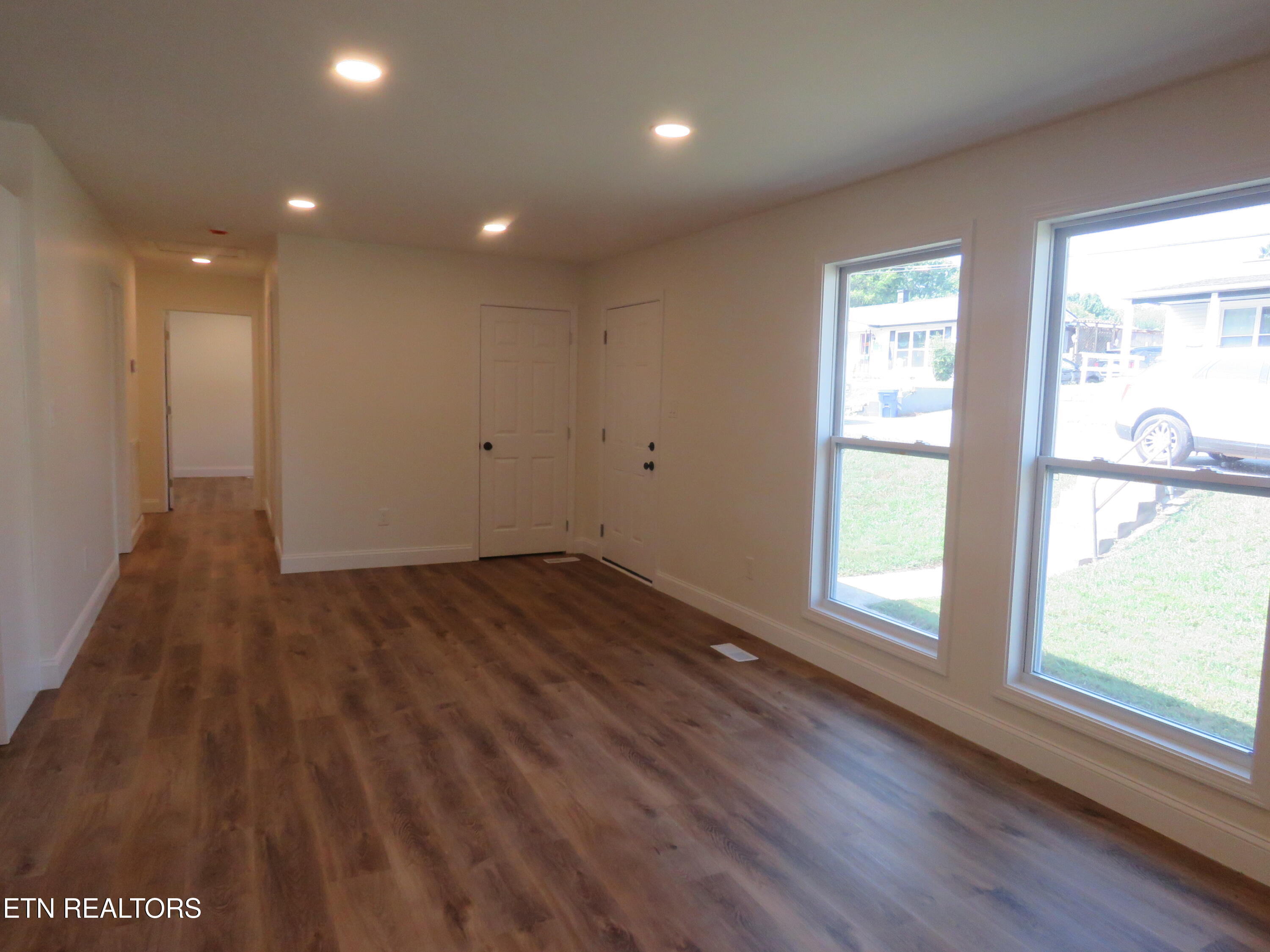 108 E Arrowwood Rd