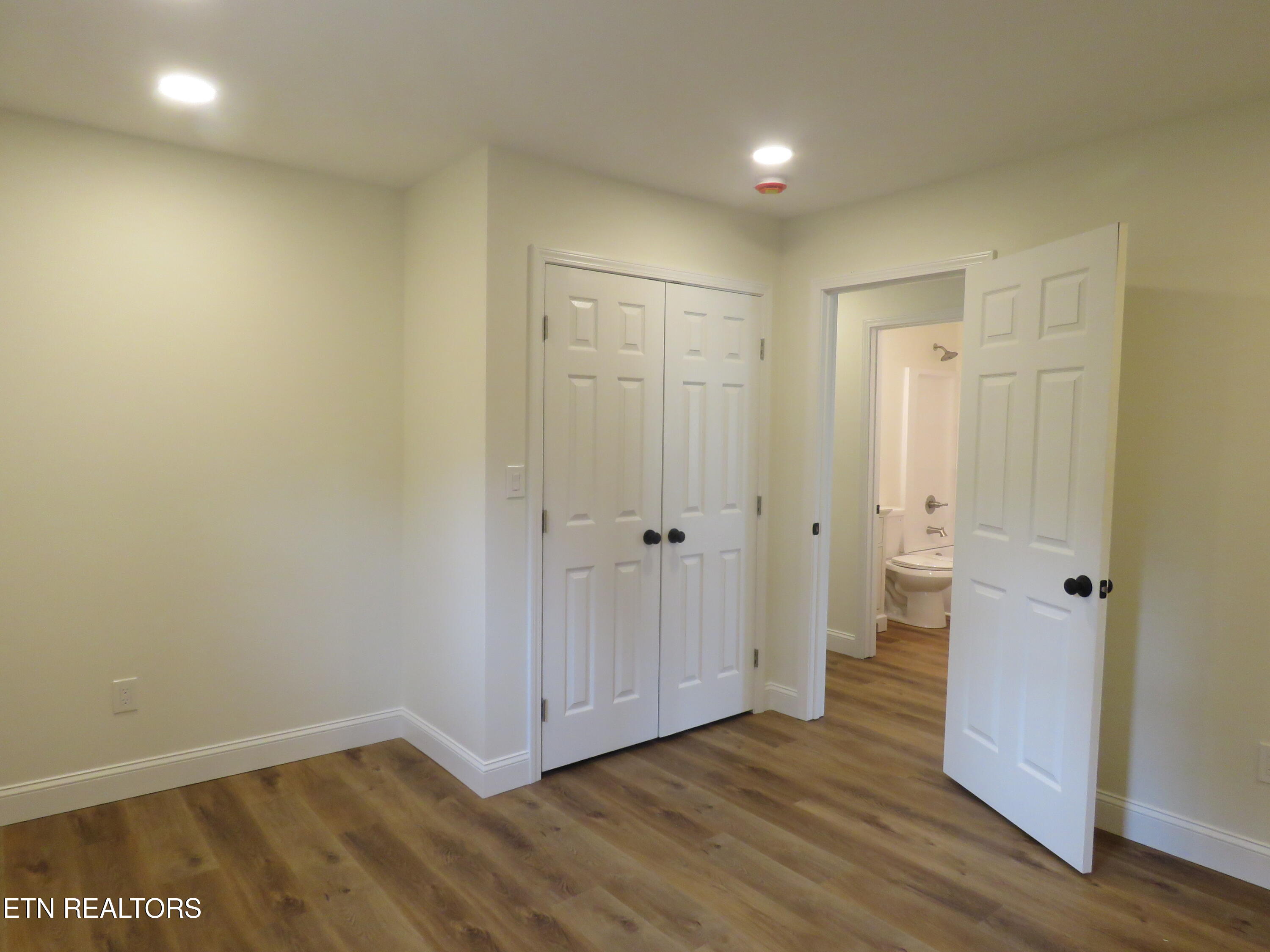 108 E Arrowwood Rd
