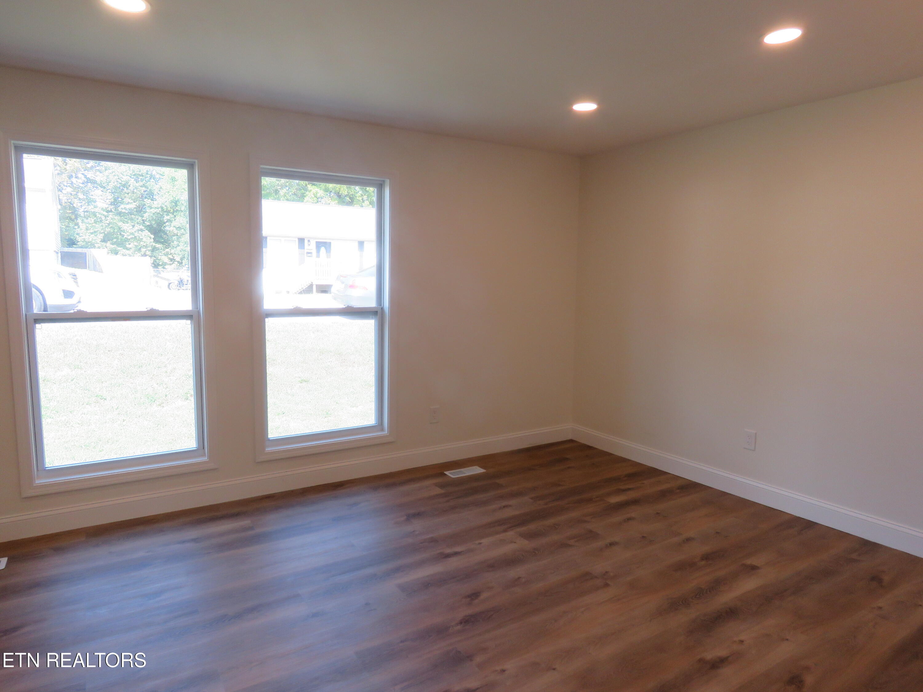 108 E Arrowwood Rd