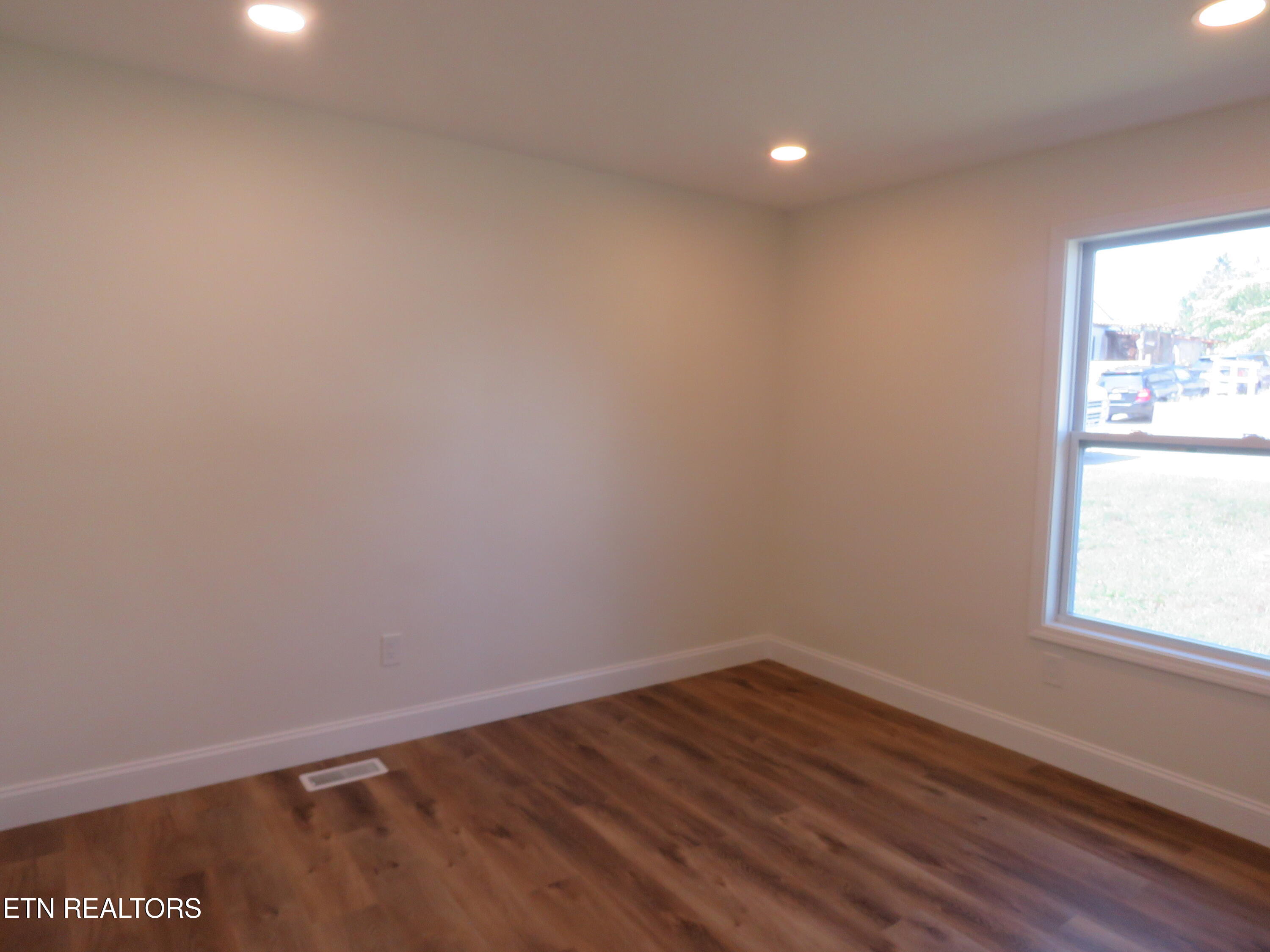 108 E Arrowwood Rd