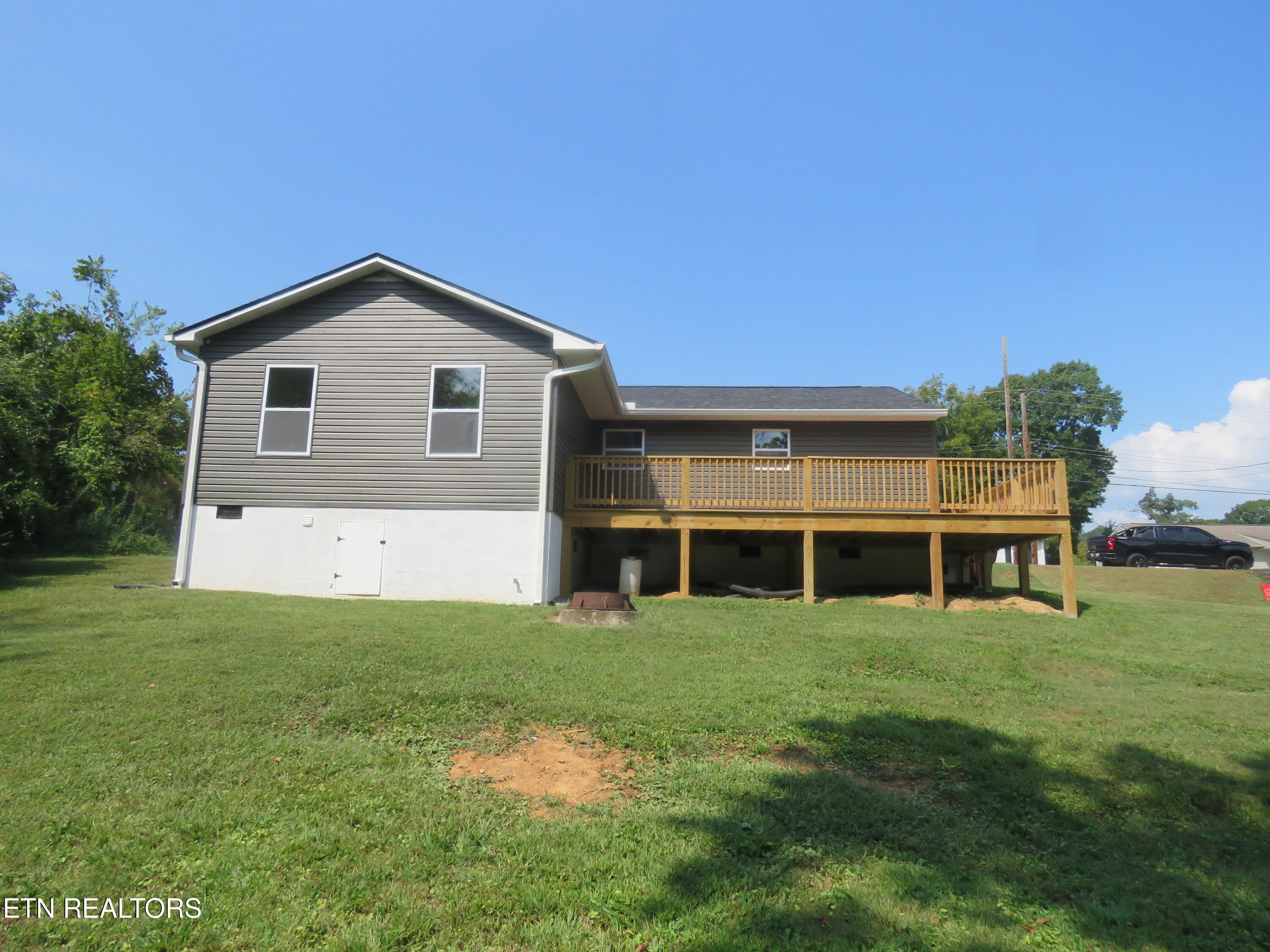 108 E Arrowwood Rd