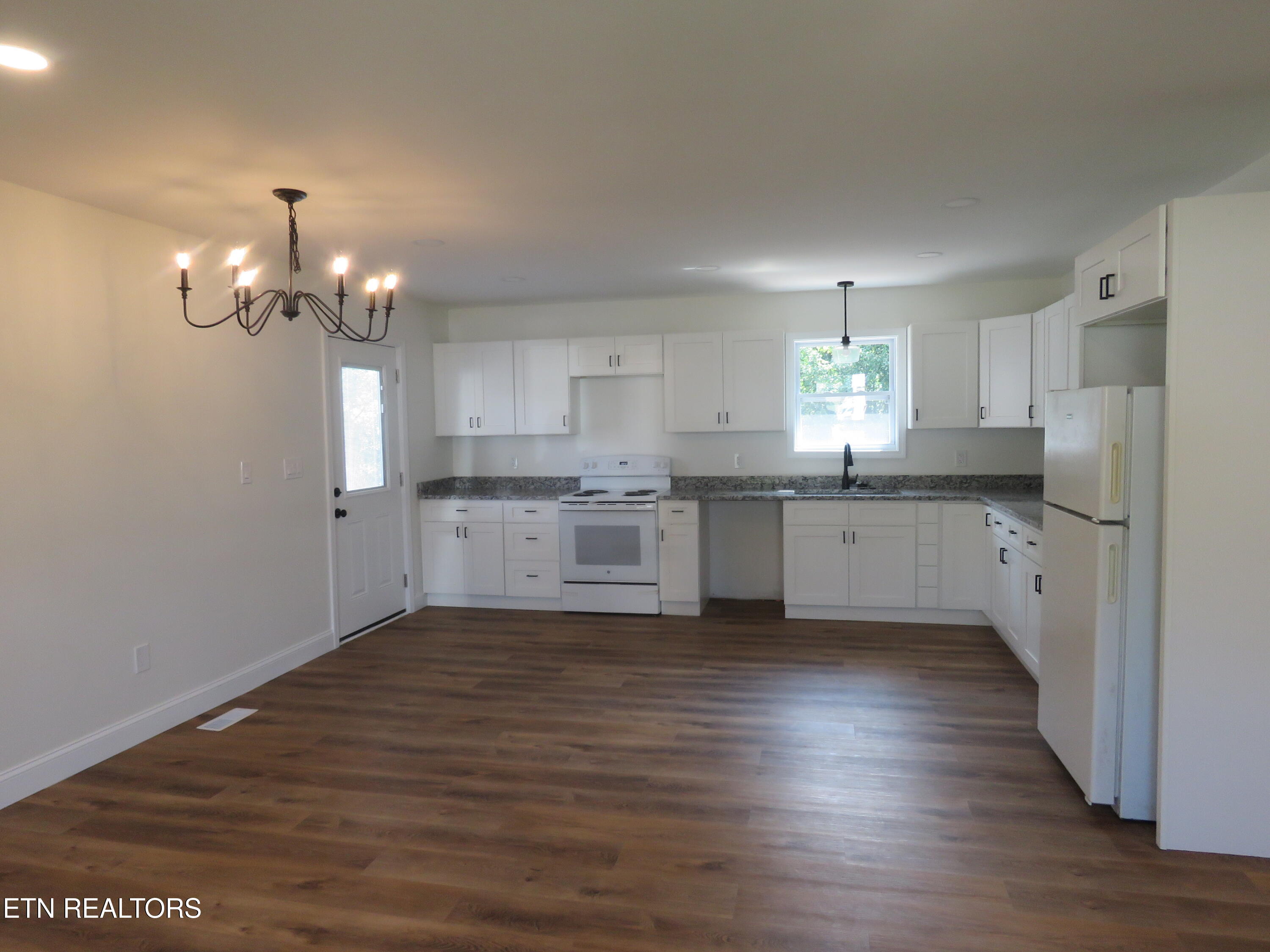 108 E Arrowwood Rd