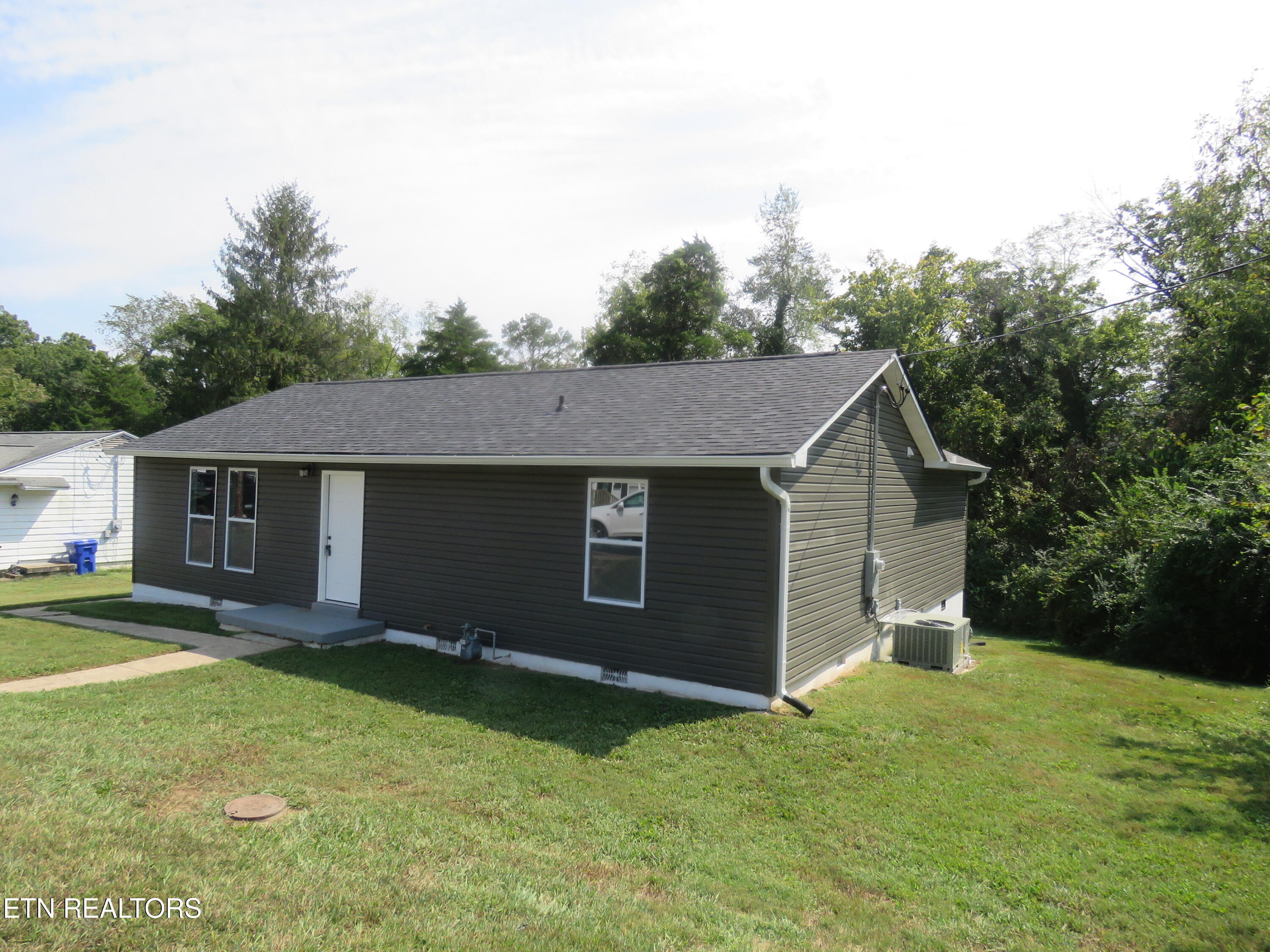108 E Arrowwood Rd