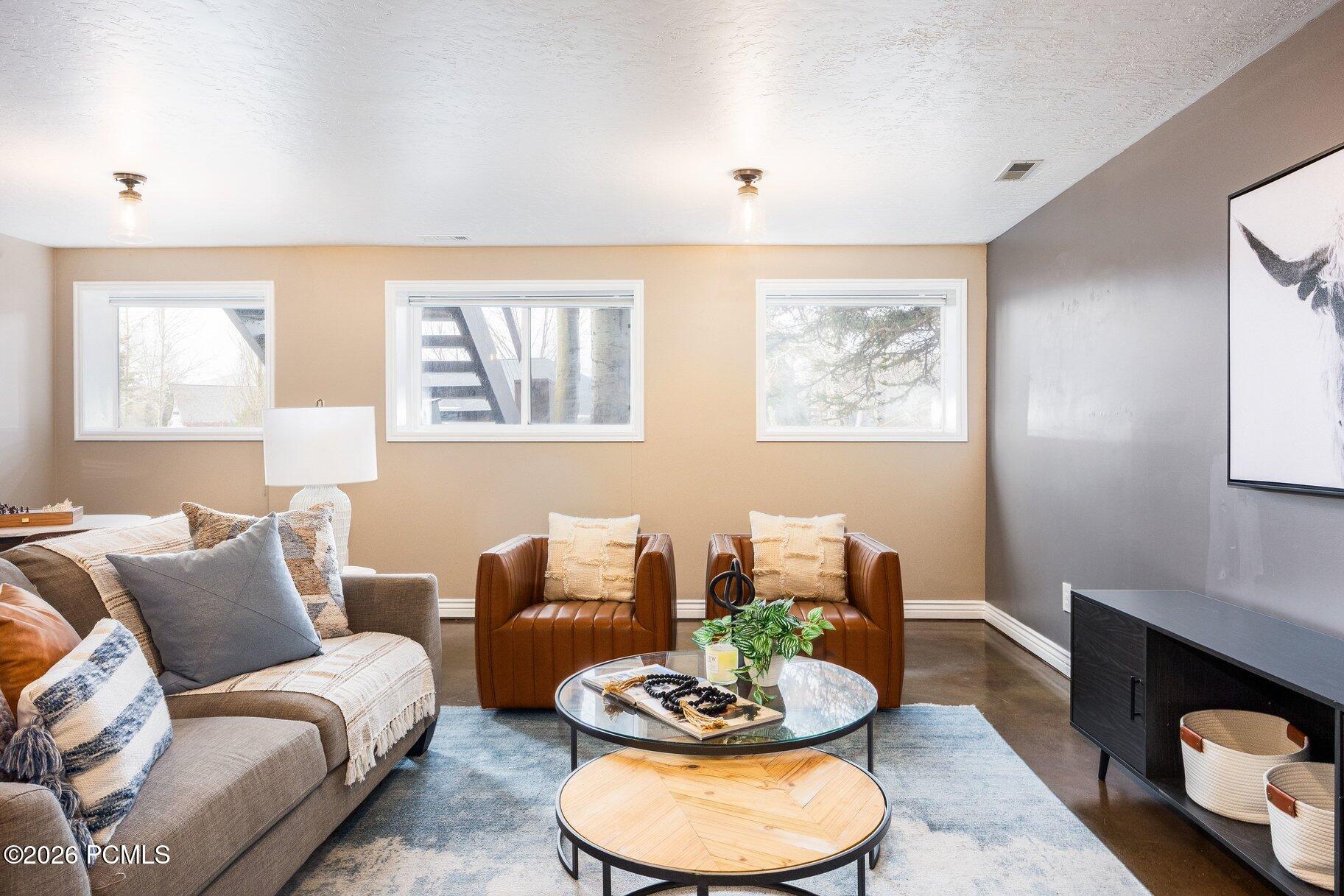 8906 Upper Lando Lane