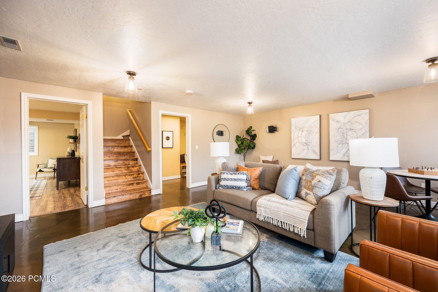 8906 Upper Lando Lane