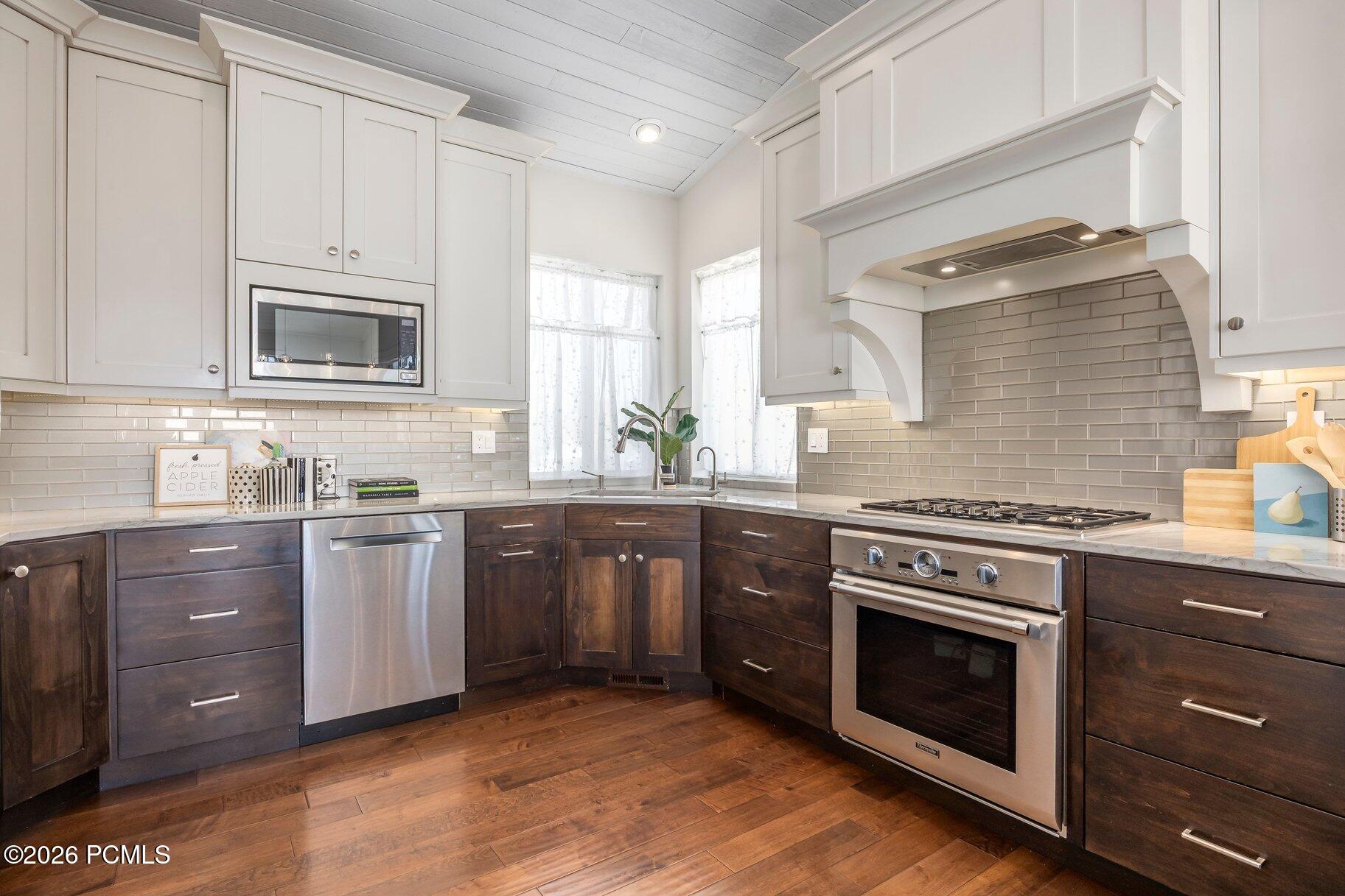 3922 View Pointe Drive