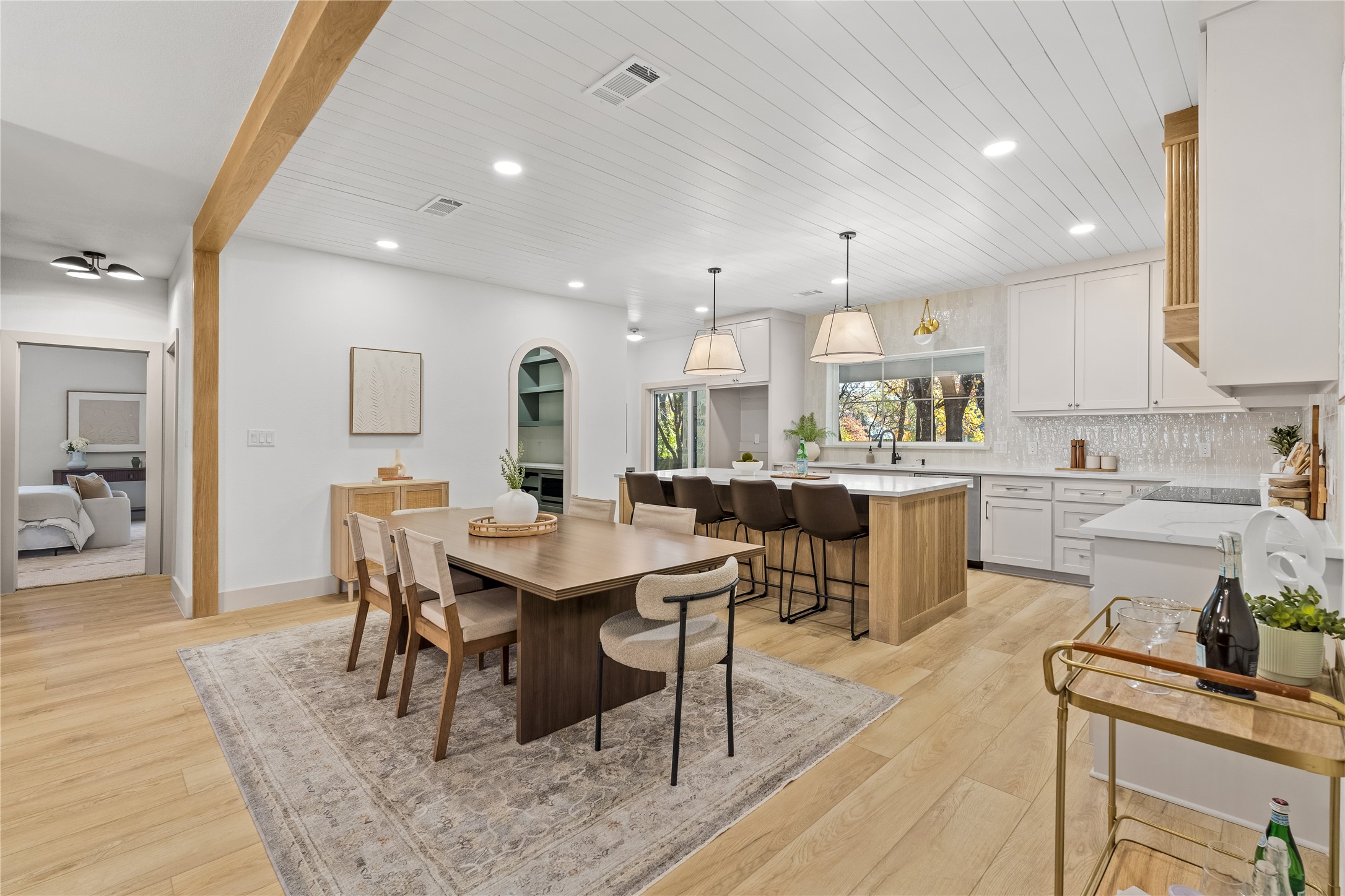 2400 Fawkes Lane