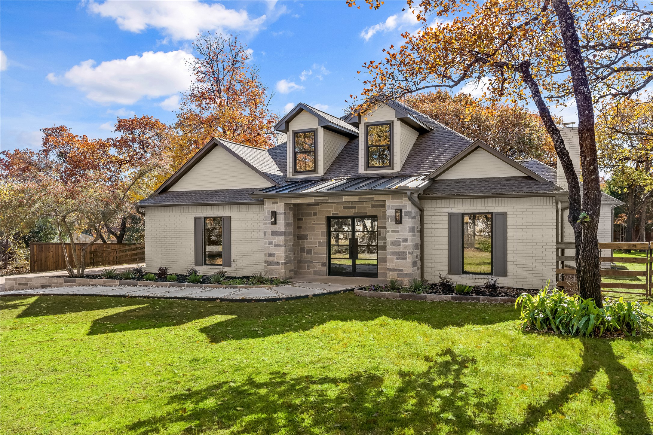 2400 Fawkes Lane